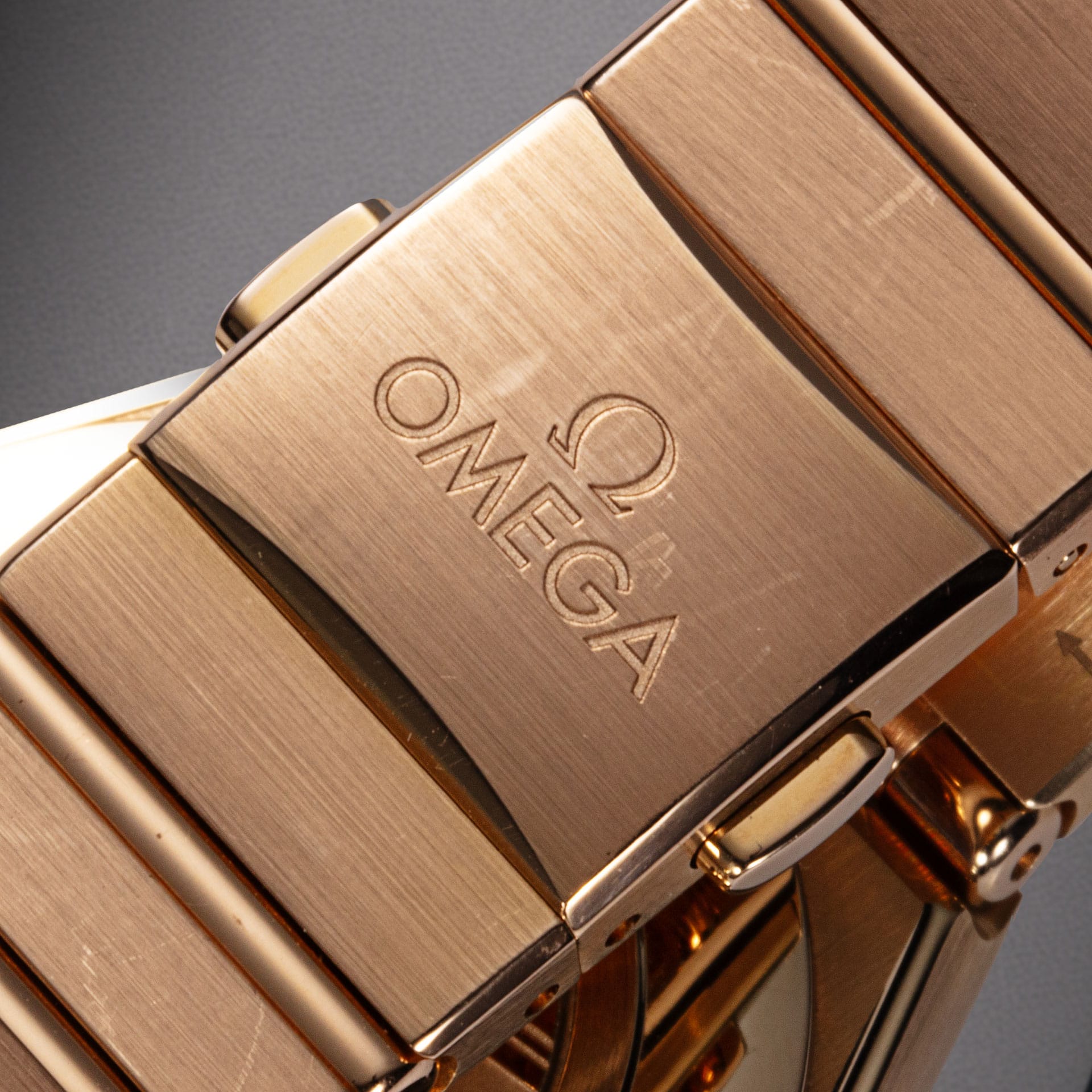 Omega Constellation Manhattan 131.55.28.60.55.004 Thumbnail 4