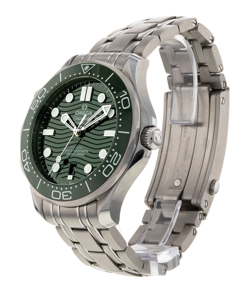 Omega Seamaster Diver 300m - Green Dial & Bracelet Strap