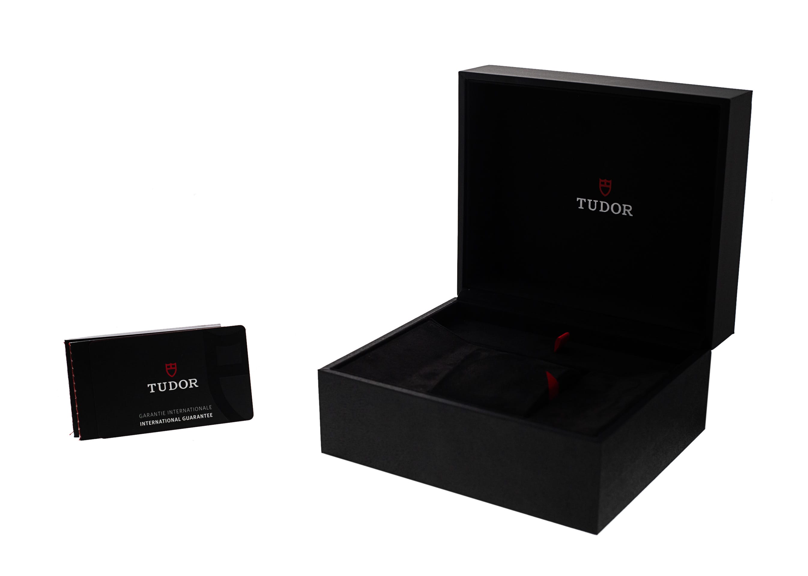 Tudor Black Bay Pro M79470-0003 Thumbnail 4