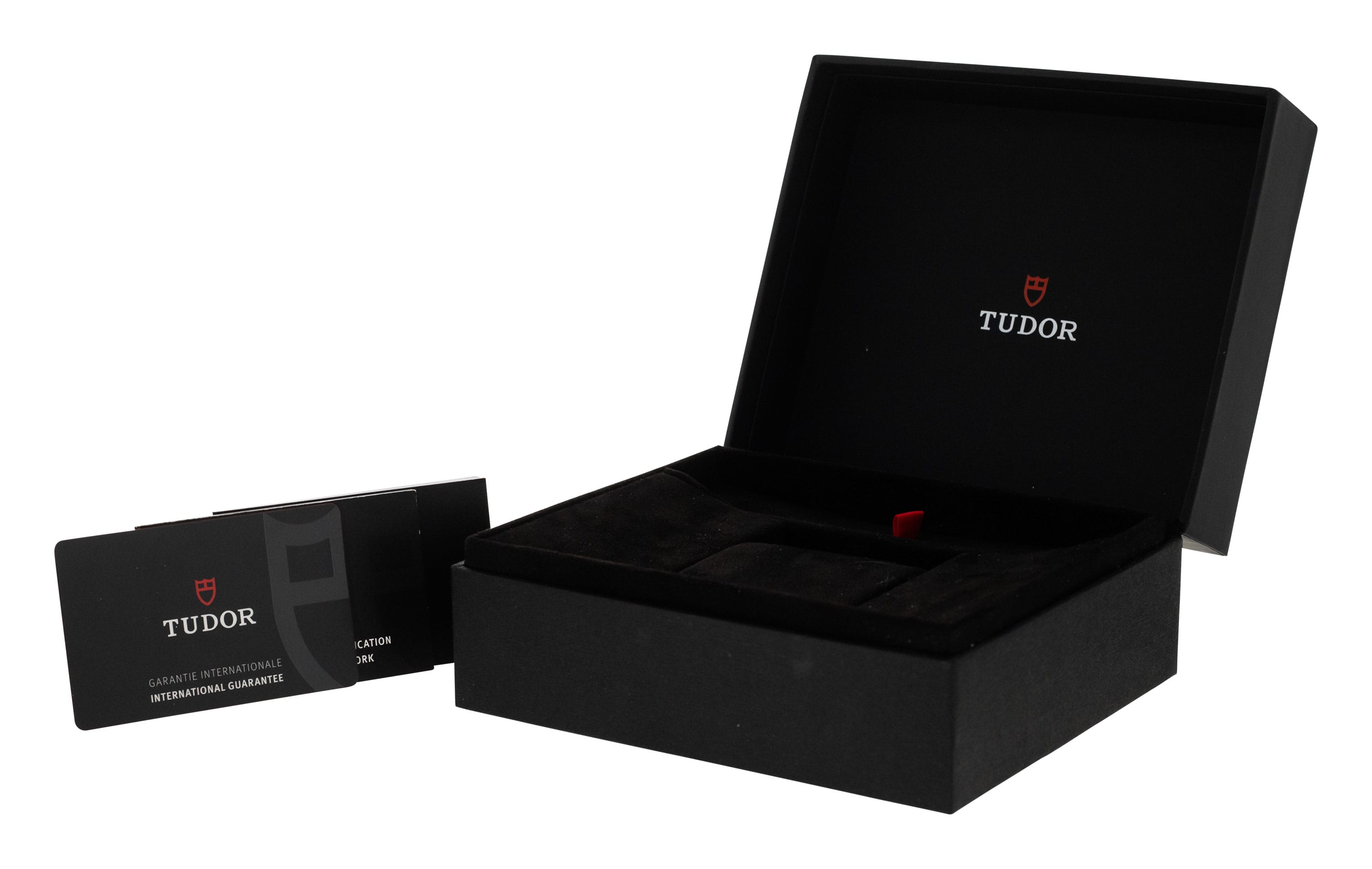Tudor Black Bay Pro M79470-0001 Thumbnail 4