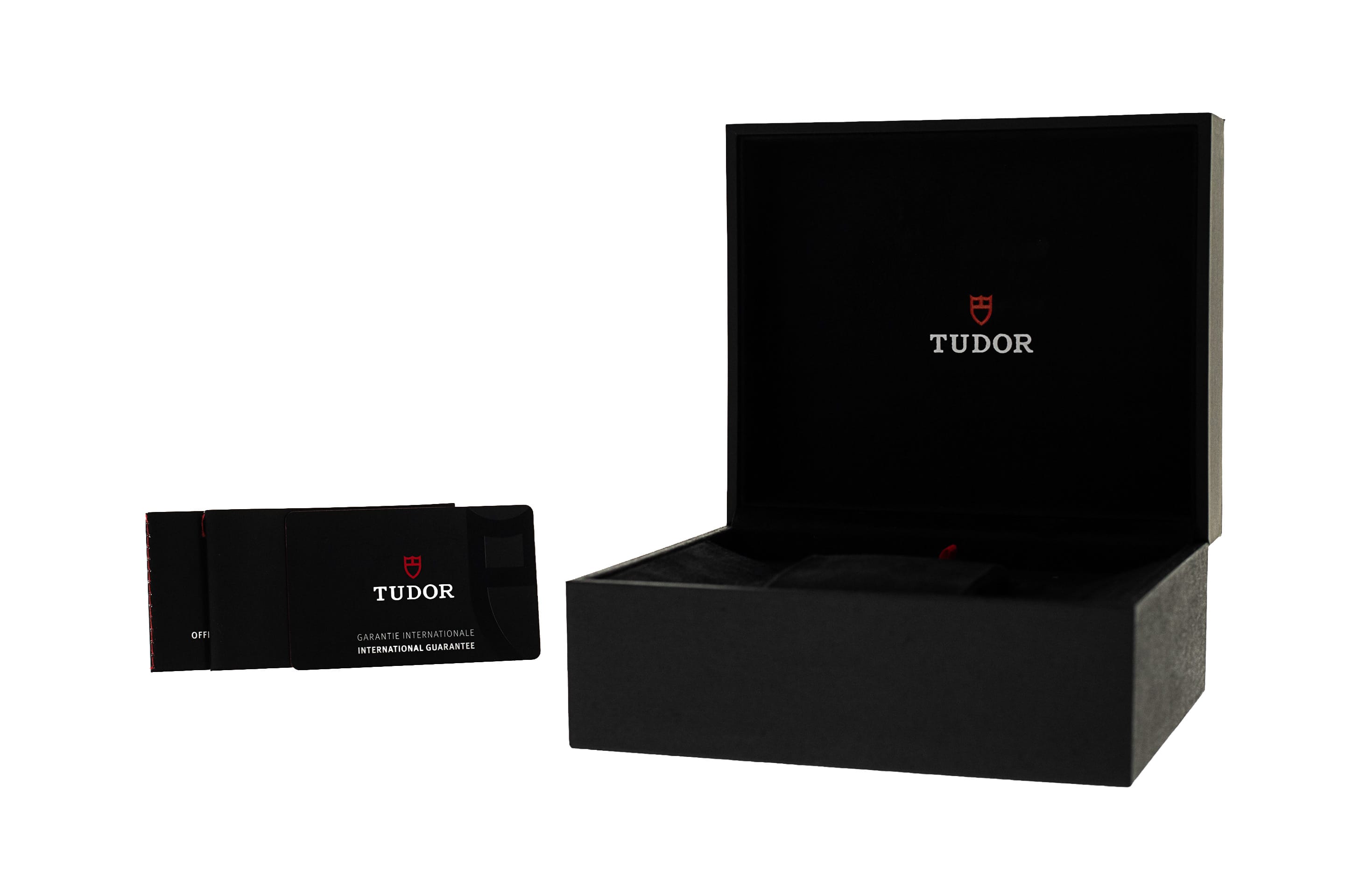 Tudor Black Bay Pro M79470-0001 Thumbnail 4