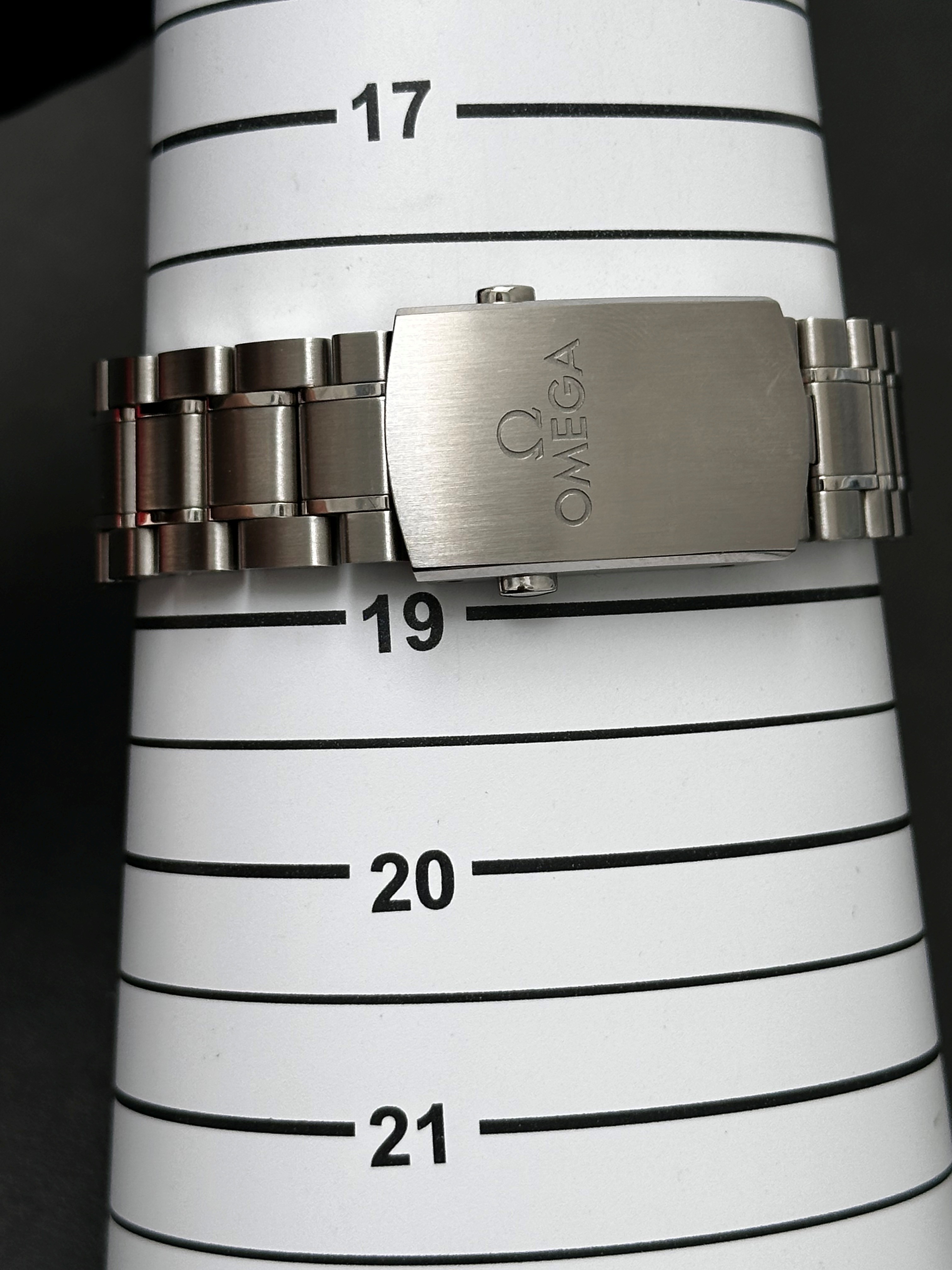 Omega Speedmaster Moonphase 304.30.44.52.01.001 Thumbnail 5