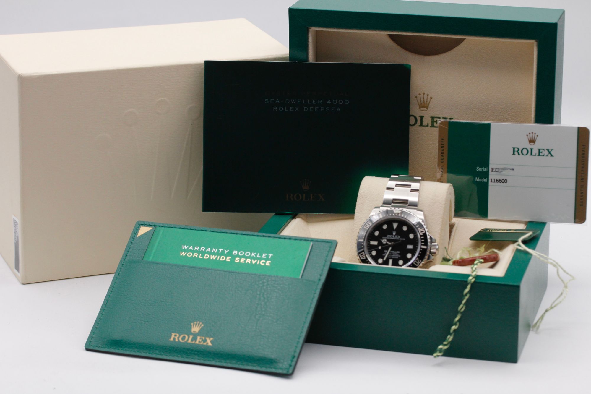 Rolex Sea-Dweller 4000 116600 Thumbnail 5