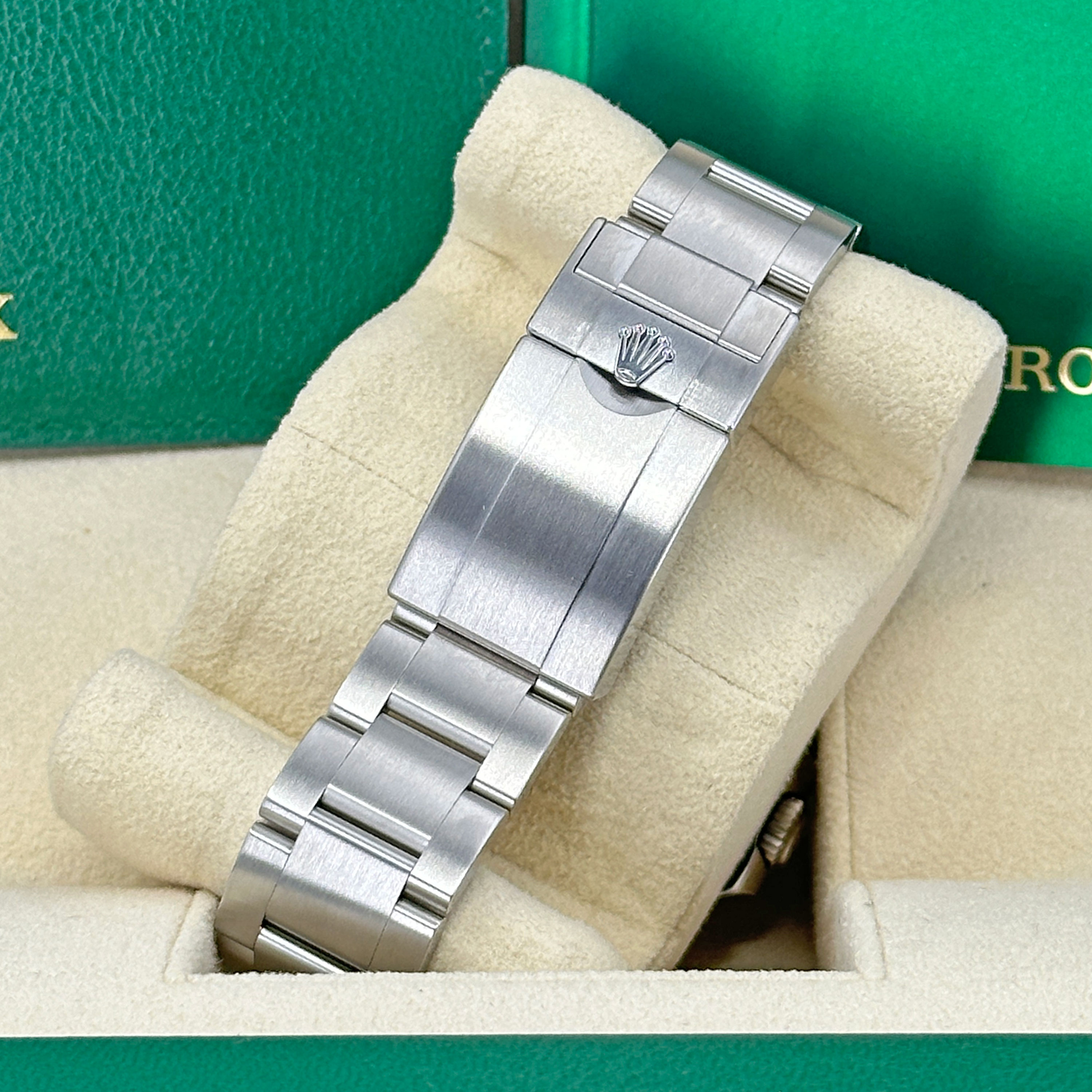 Rolex Explorer II 226570 Thumbnail 3