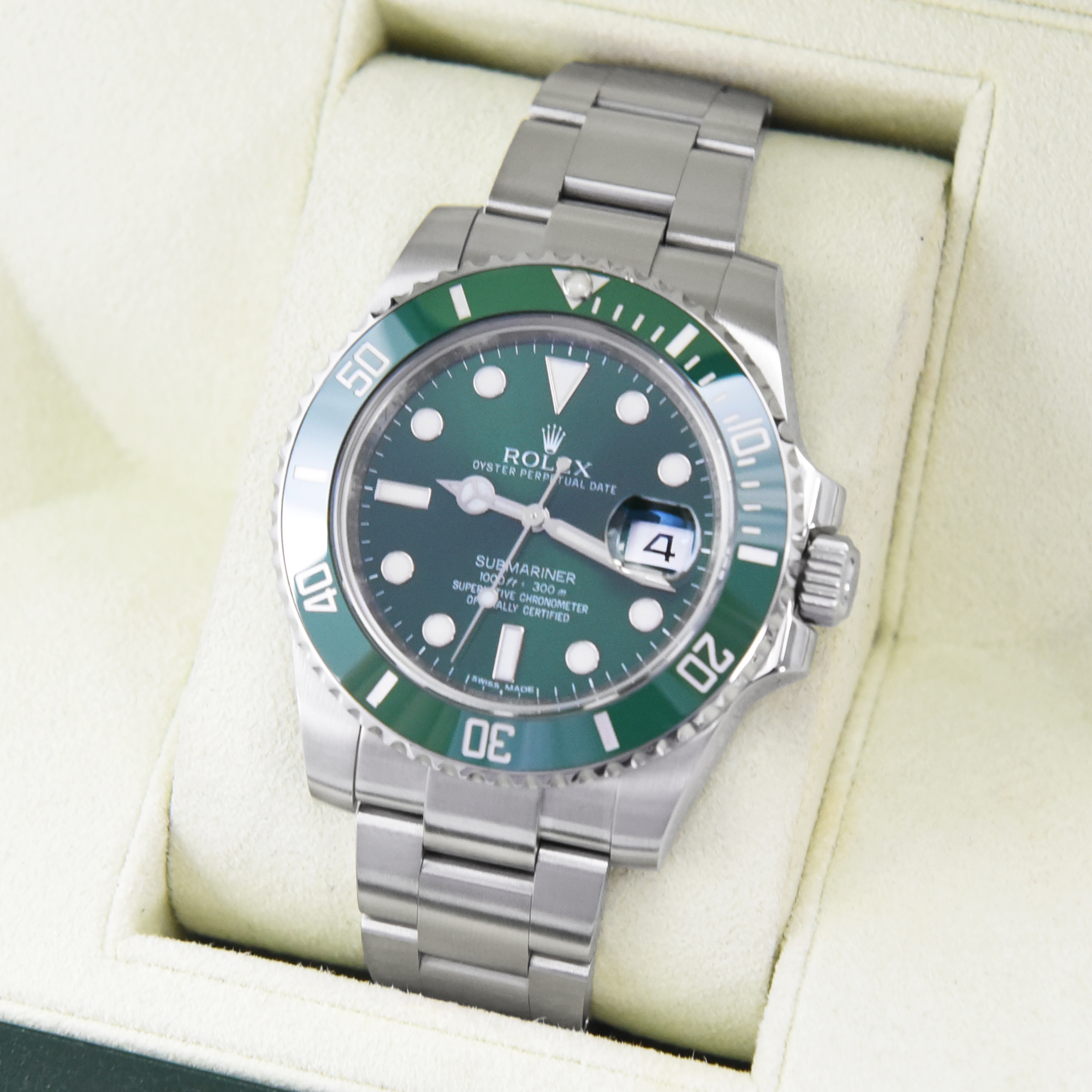 Rolex Submariner Hulk Thumbnail 4