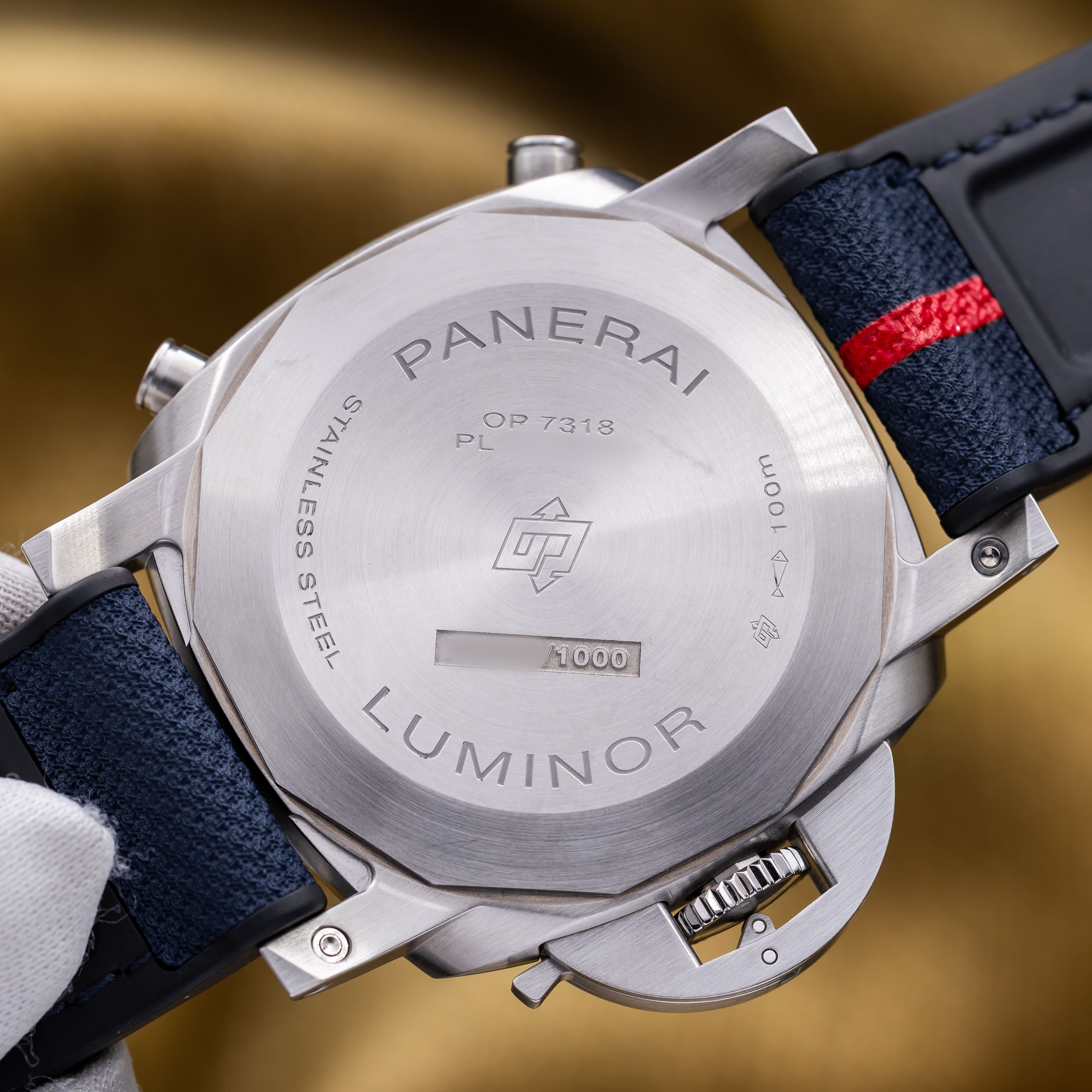 Panerai Luminor Luna Rossa PAM01303 Thumbnail 4