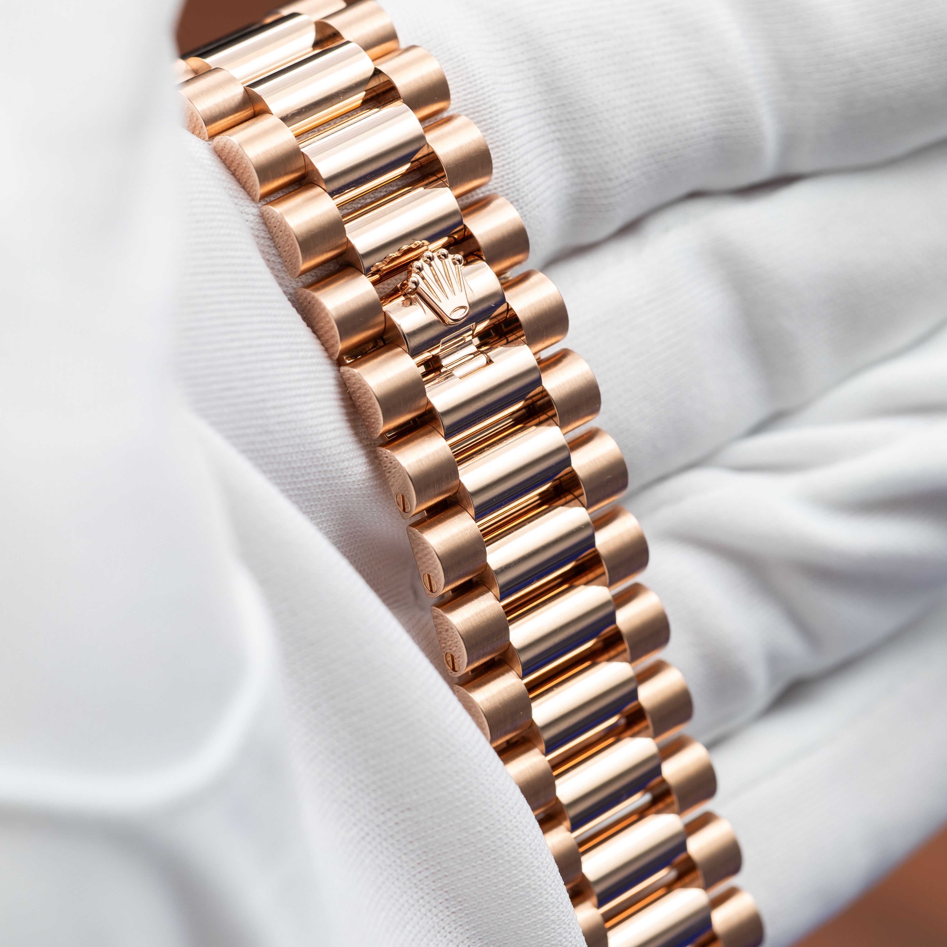 Rolex Day-Date 40 228235 Thumbnail 3