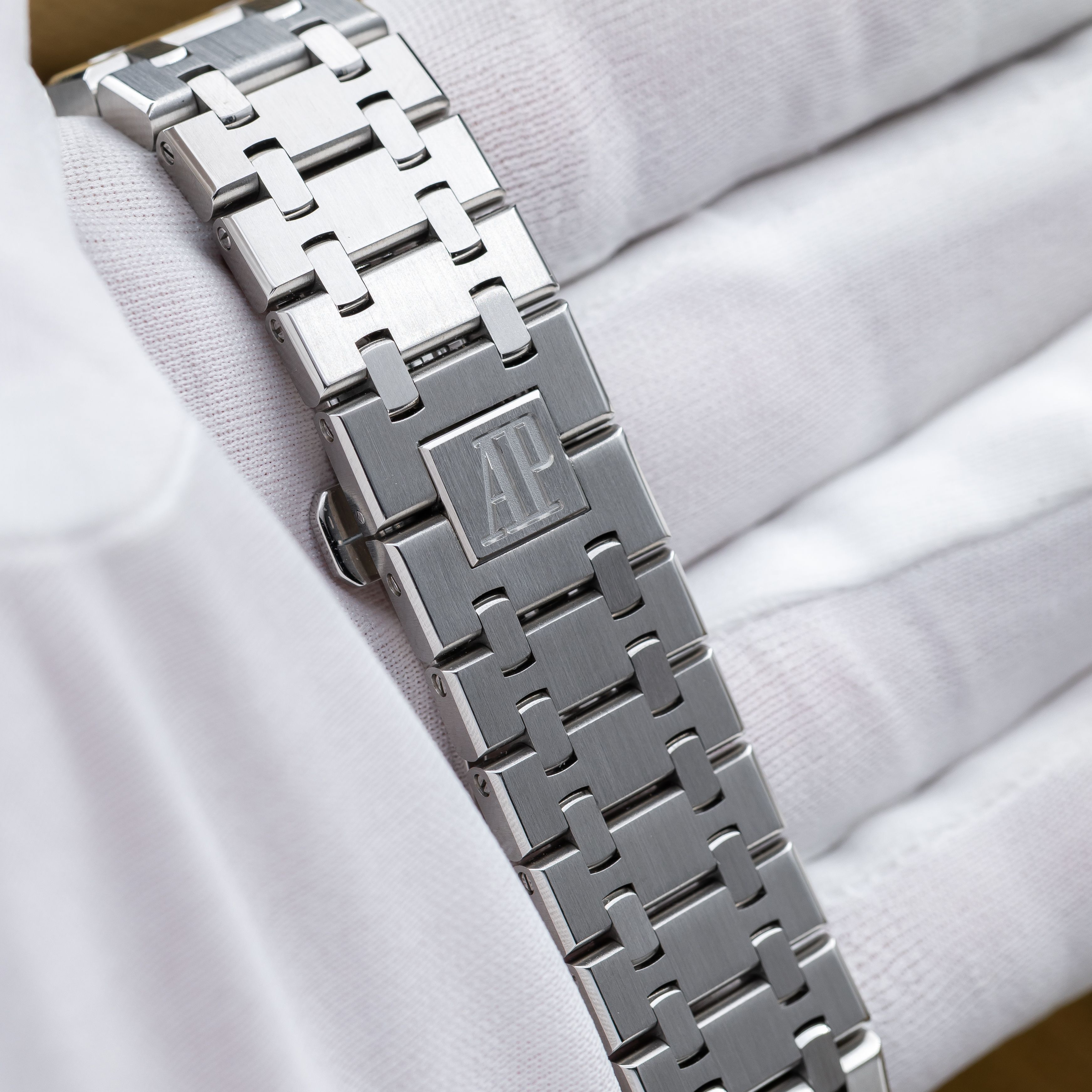 Audemars Piguet Royal Oak 15300ST.OO.1220ST.01 Thumbnail 3
