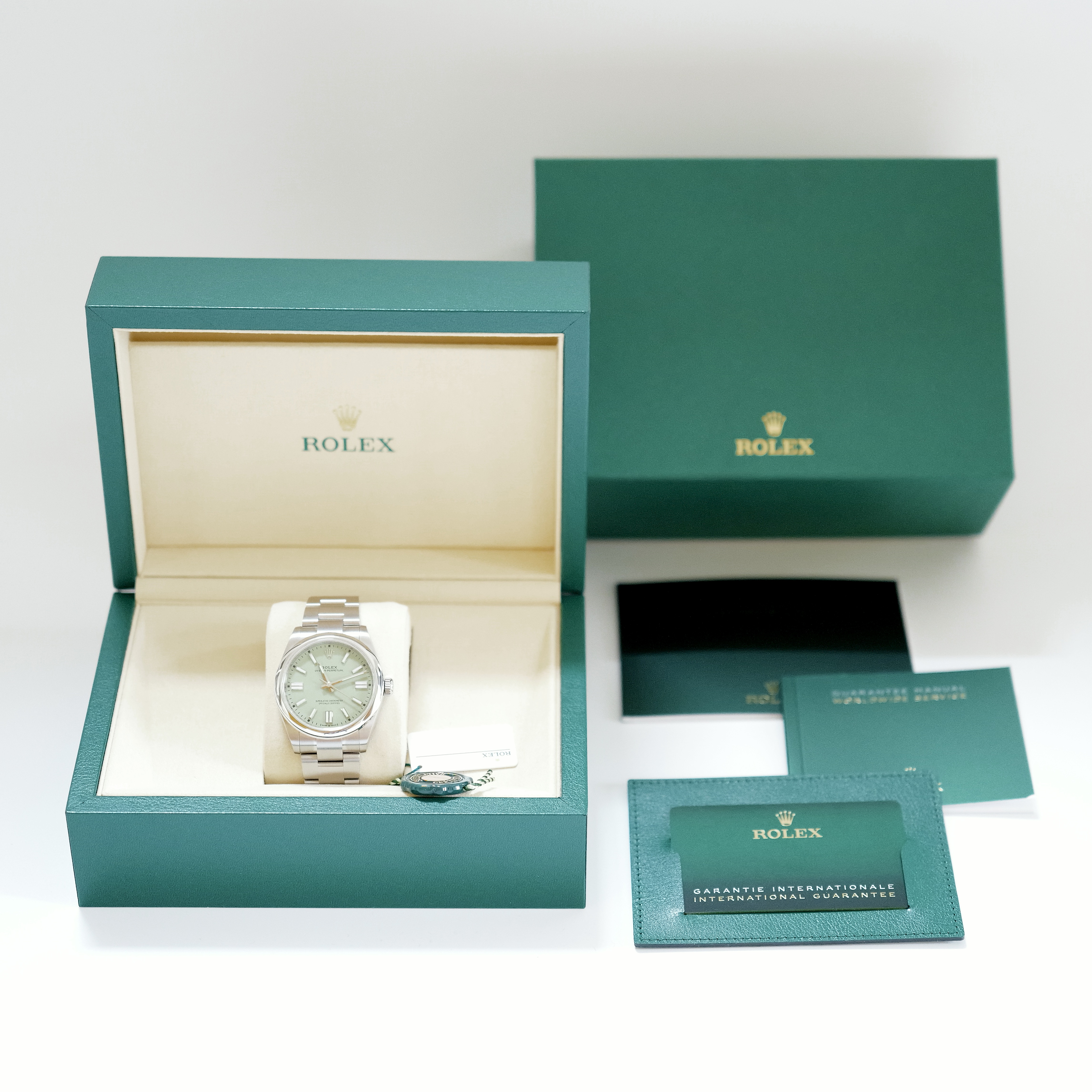 Rolex Oyster Perpetual 41 134300 Thumbnail 5
