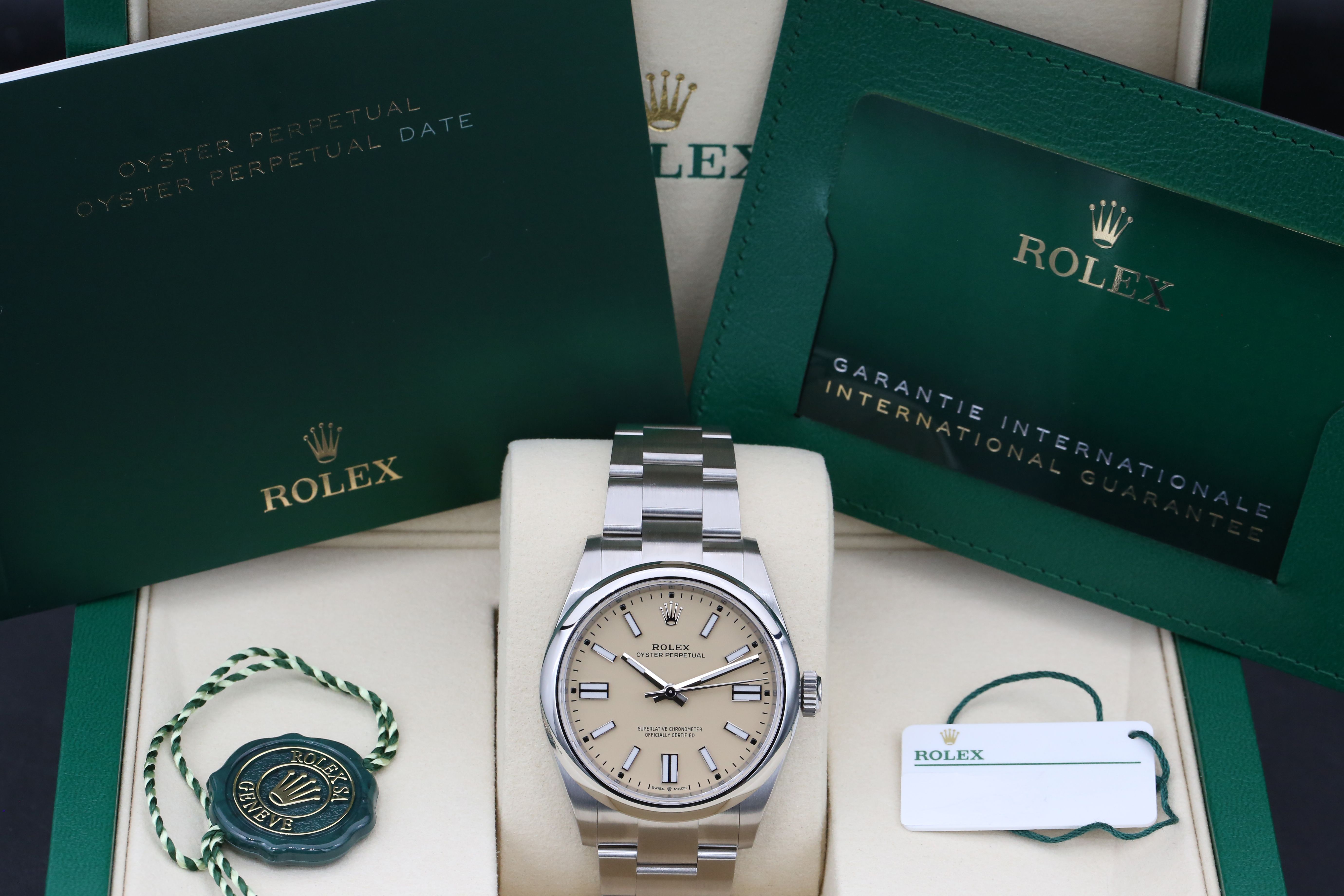 Rolex Oyster Perpetual 41 134300 Thumbnail 7