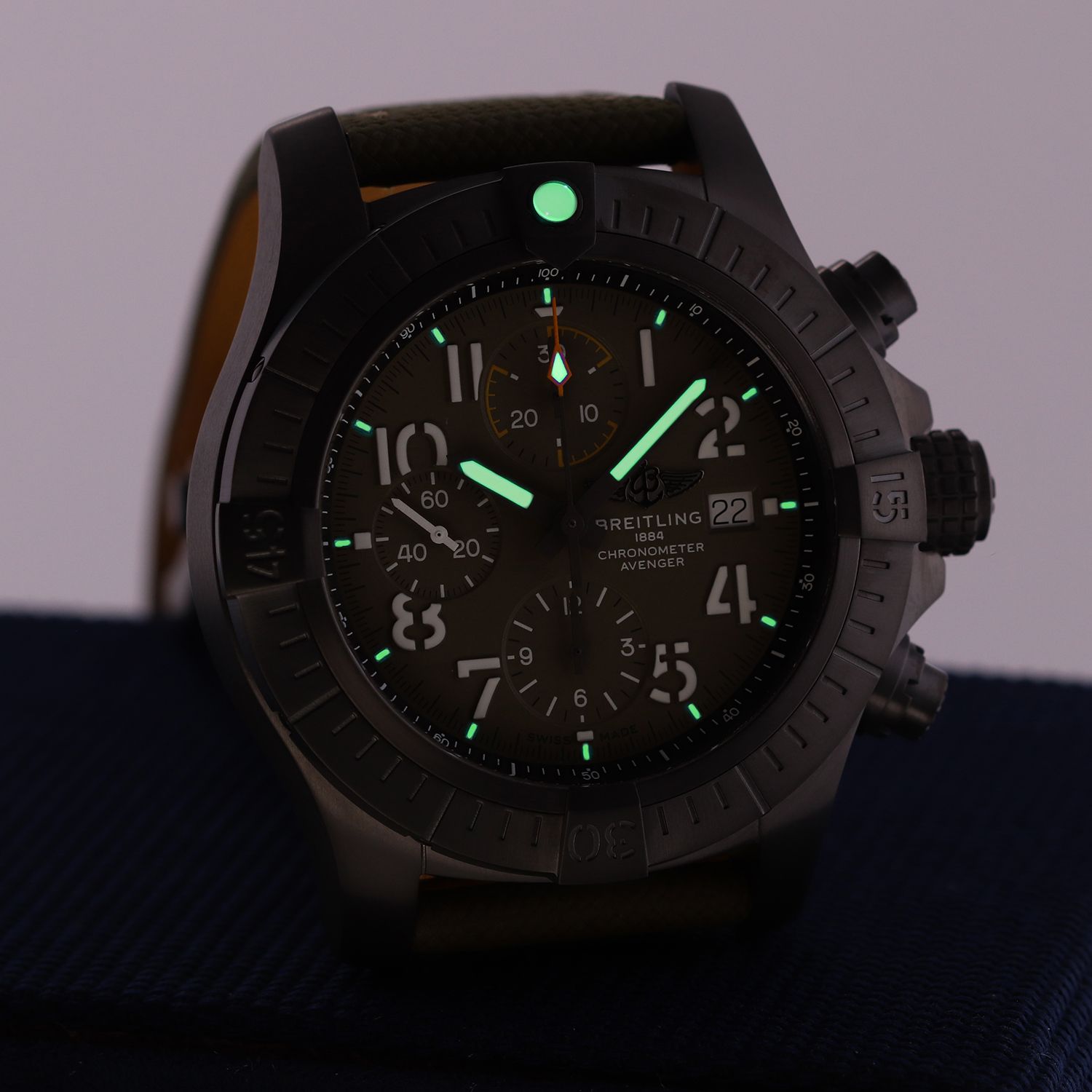 Breitling Avenger Chronograph 45 Night Mission V13317 Thumbnail 6