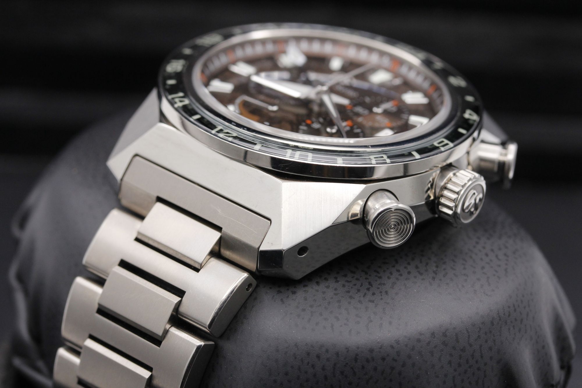 Grand Seiko Sport Collection SBGC231 Thumbnail 2