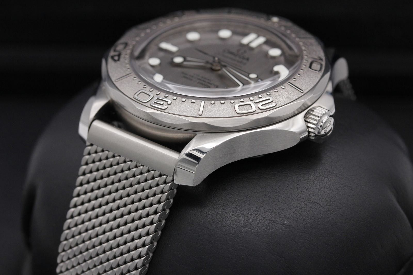 Omega Seamaster Diver 300m 210.30.42.20.06.002 Thumbnail 2