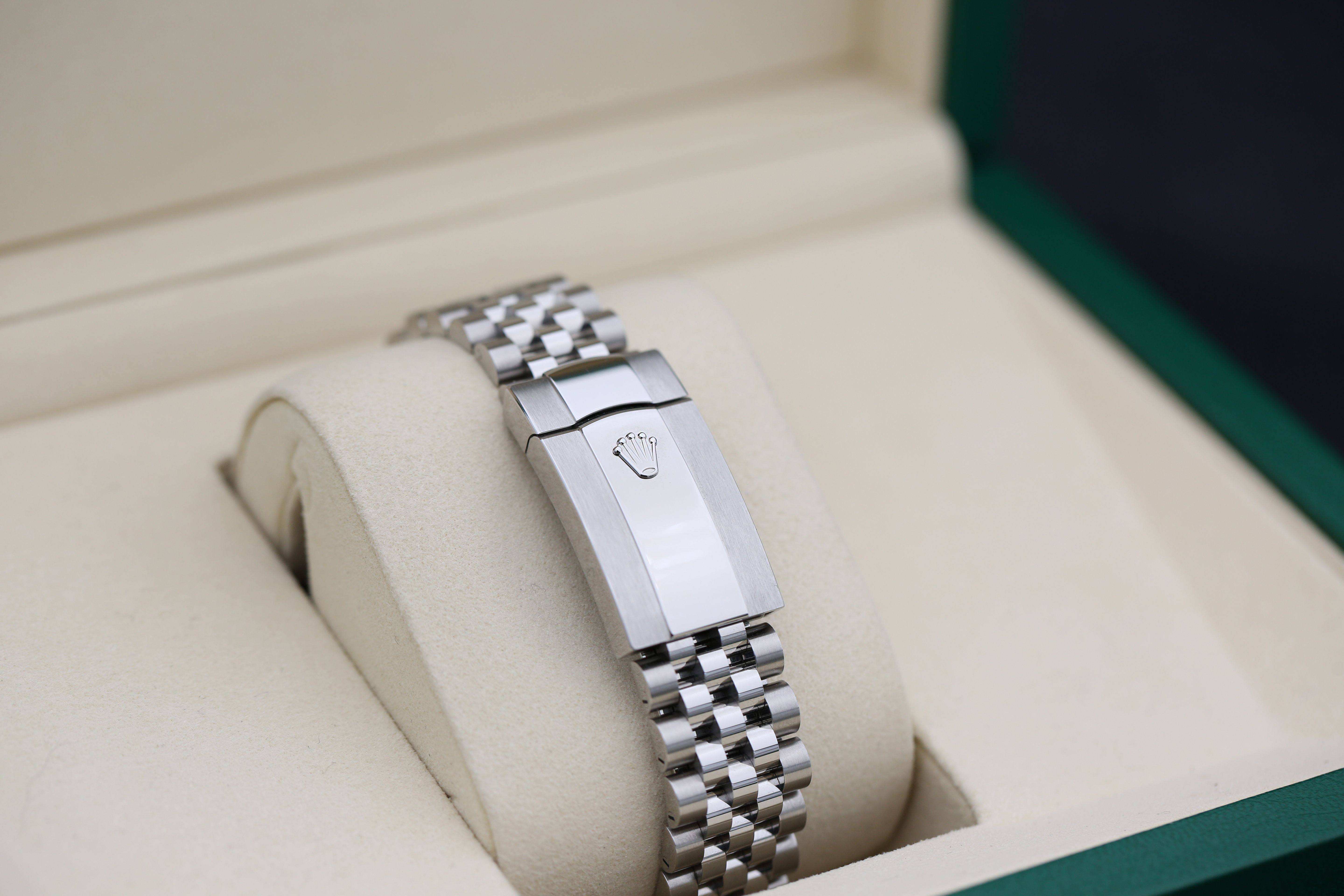 Rolex Datejust 41 126300 Thumbnail 3