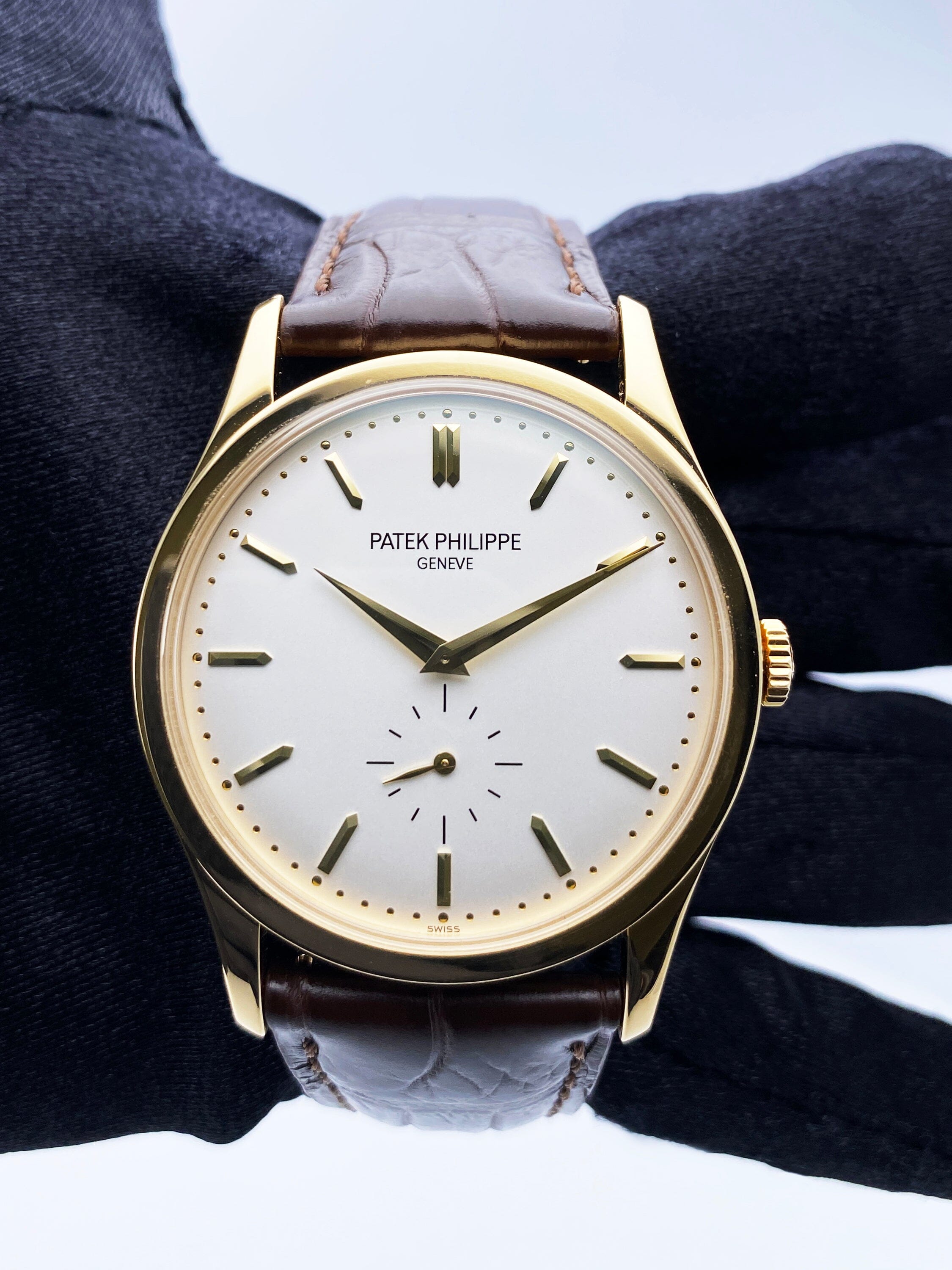 Patek Philippe Calatrava 5196J-001 Thumbnail 2