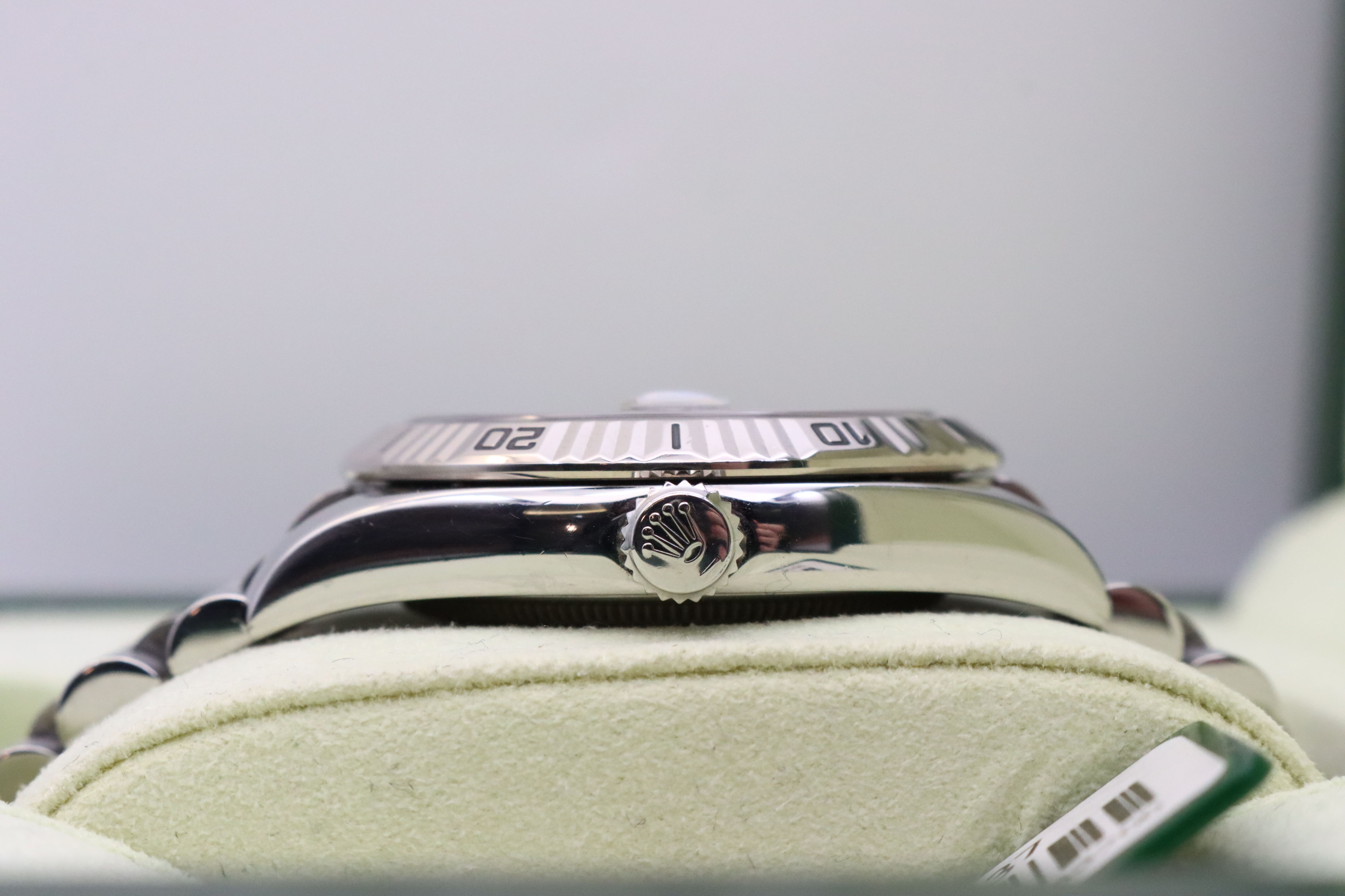 Rolex Turn-O-Graph 116264 Thumbnail 2