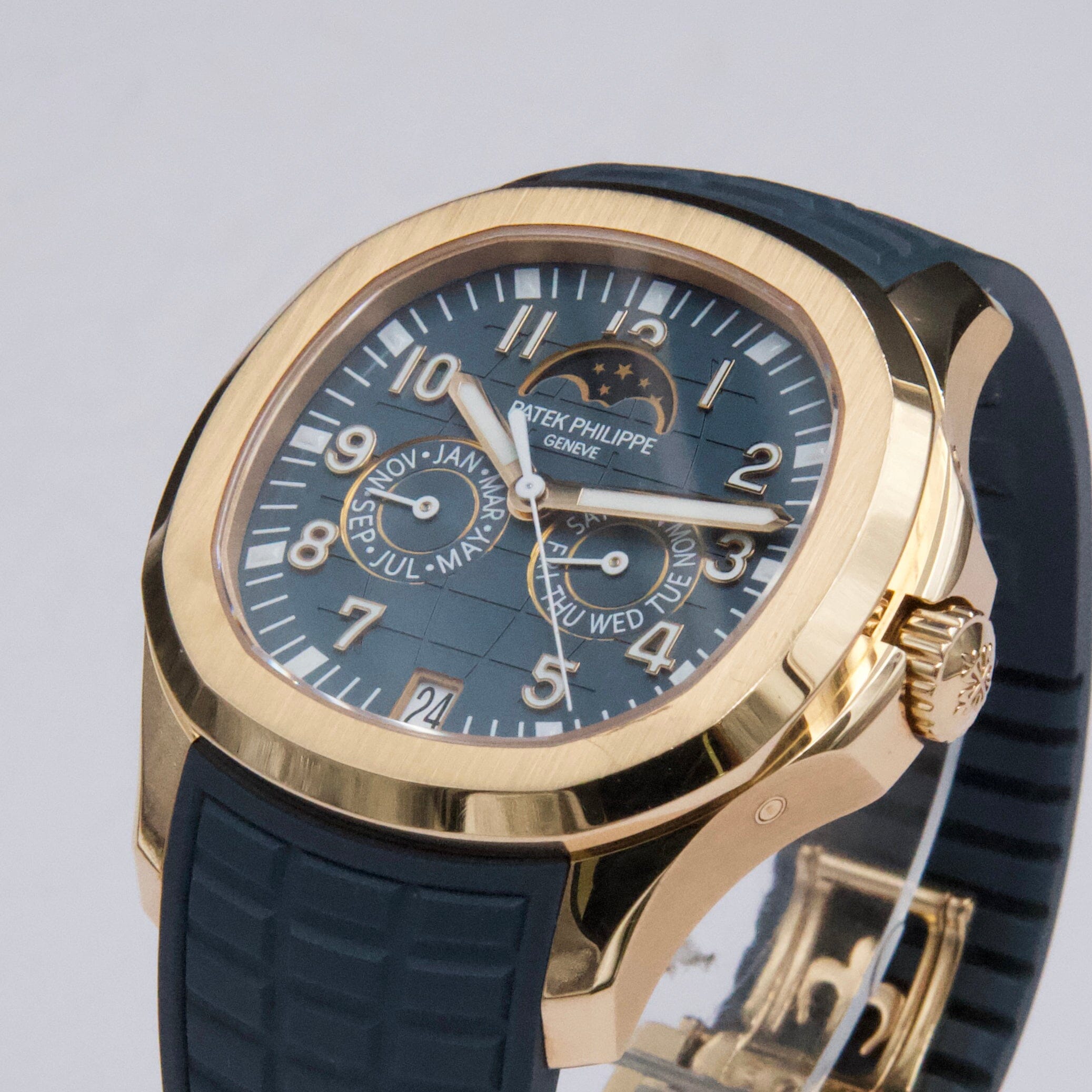 Patek Philippe Aquanaut 5261R-001 Thumbnail 3