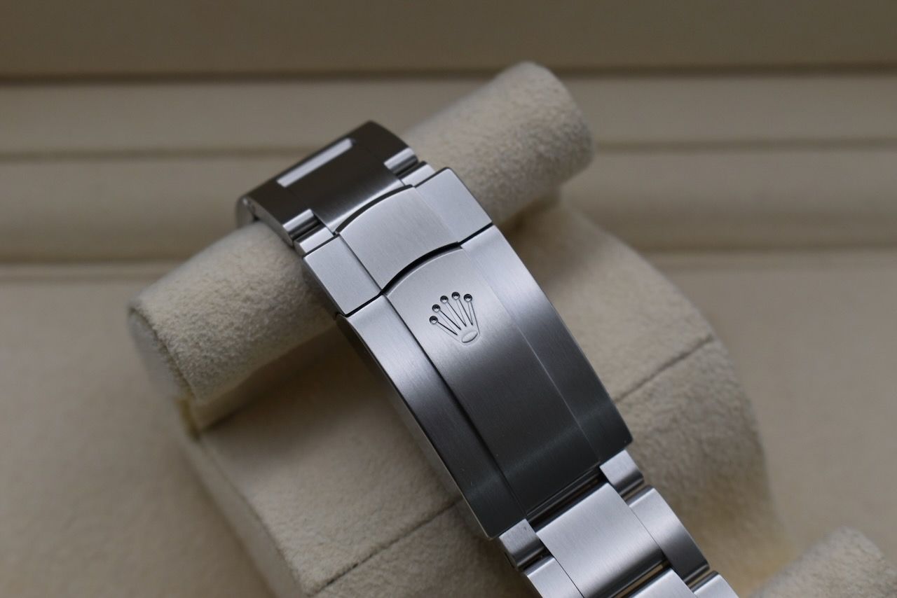 Rolex Oyster Perpetual 126000 Thumbnail 4