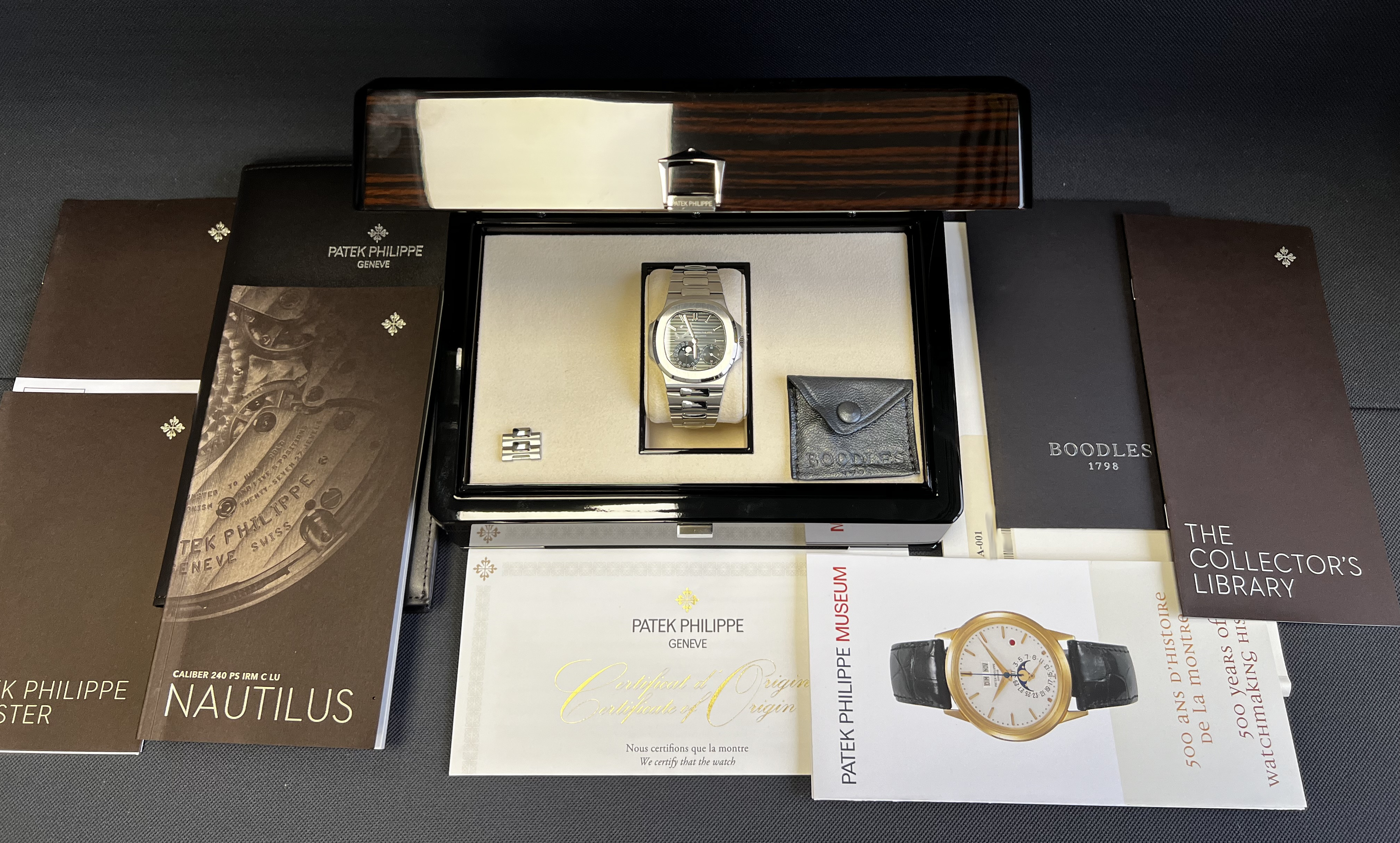 Patek Philippe Nautilus 5712/1A-001 Thumbnail 5