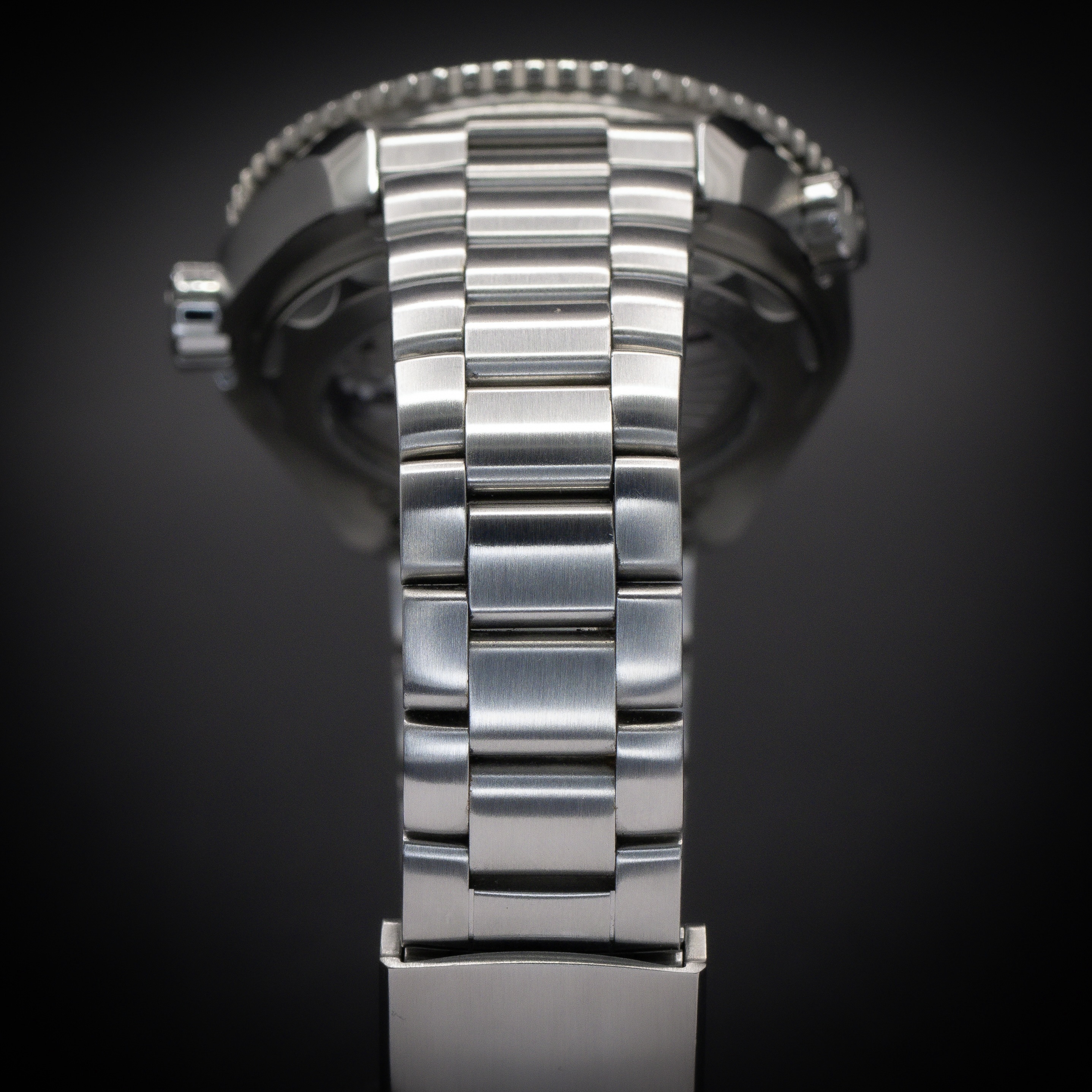 Omega Planet Ocean 215.30.44.22.01.001 Thumbnail 3