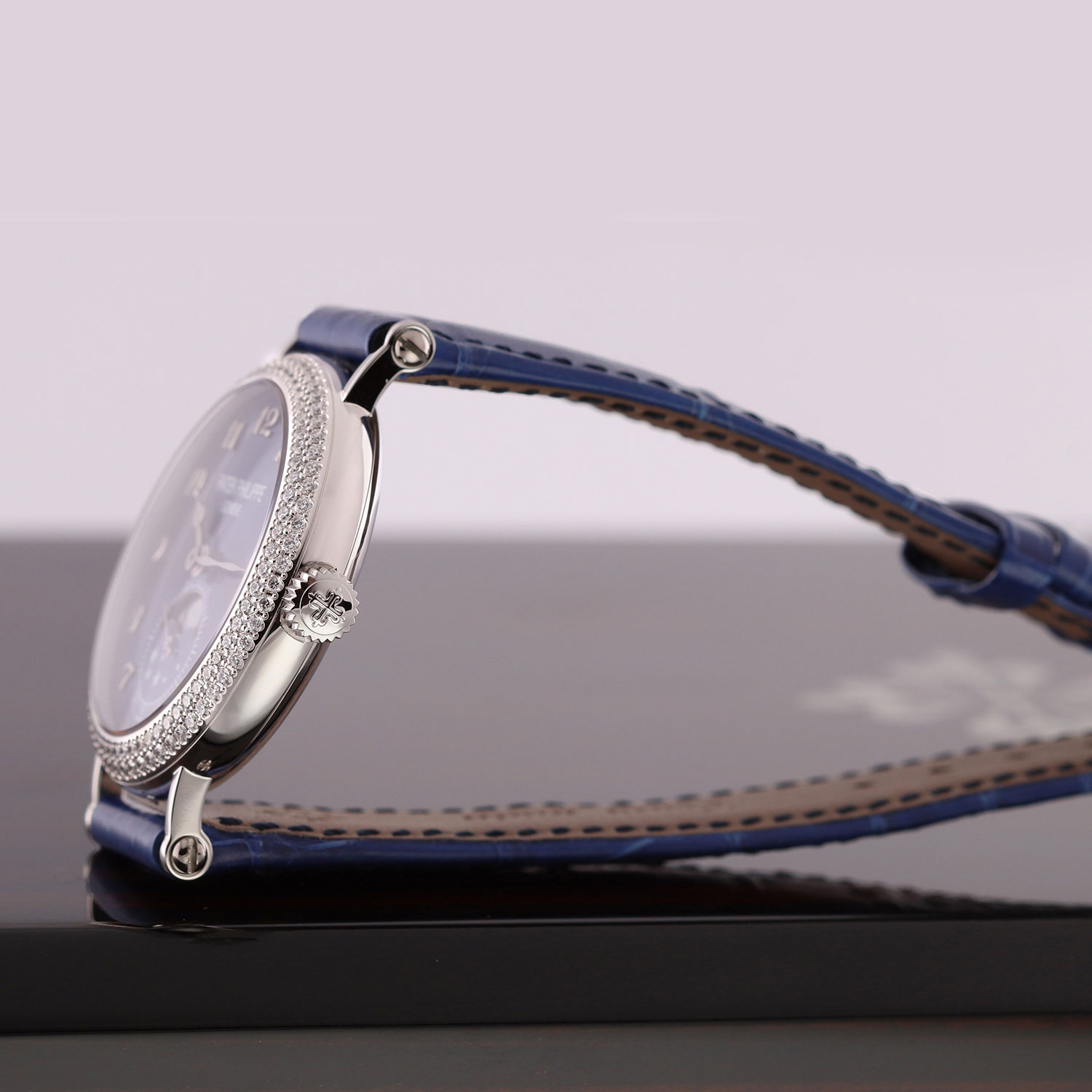 Patek Philippe Complications 7121/200G-001 Thumbnail 3