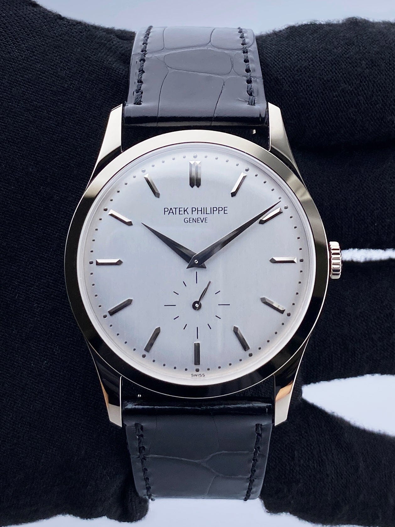 Patek Philippe Calatrava 5196G-001 Thumbnail 2
