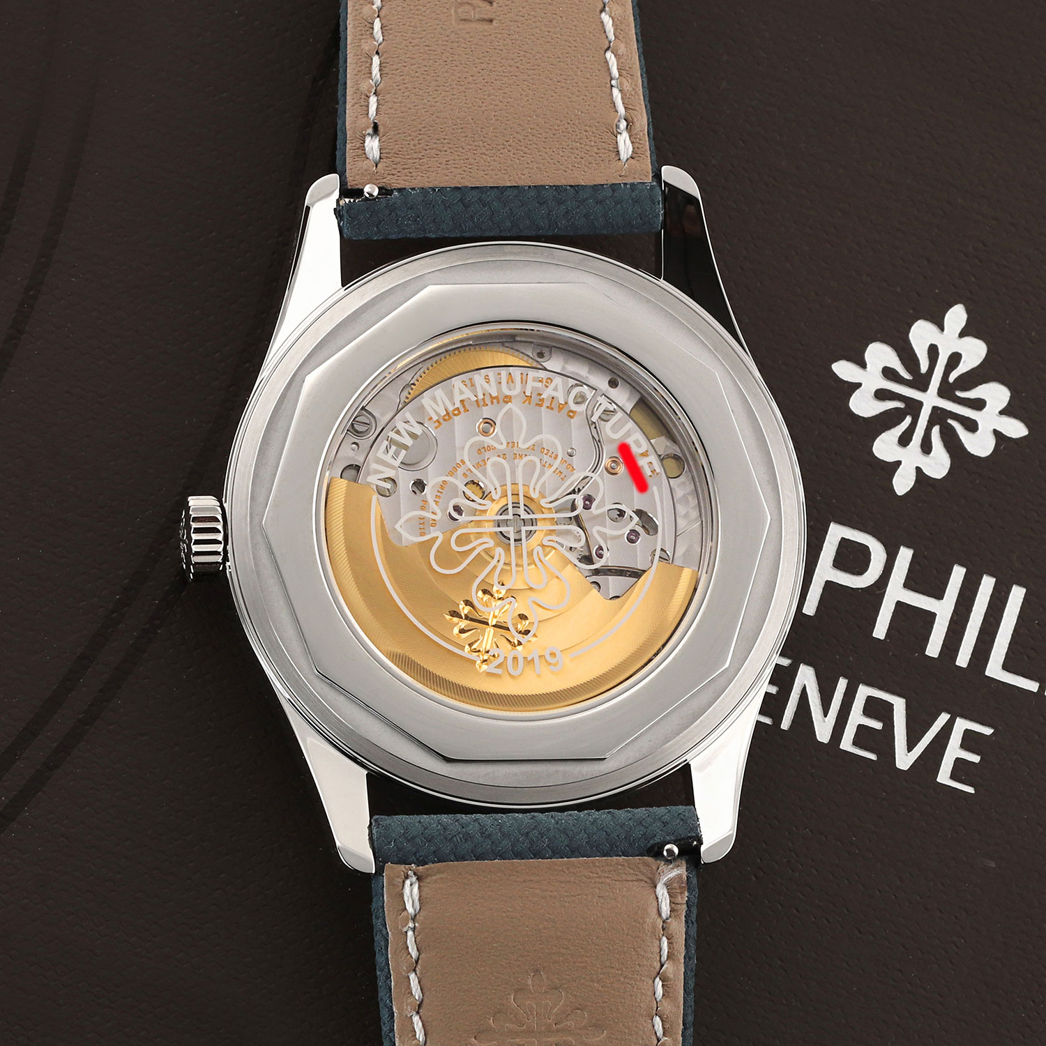 Patek Philippe Calatrava 6007A-001 Thumbnail 2