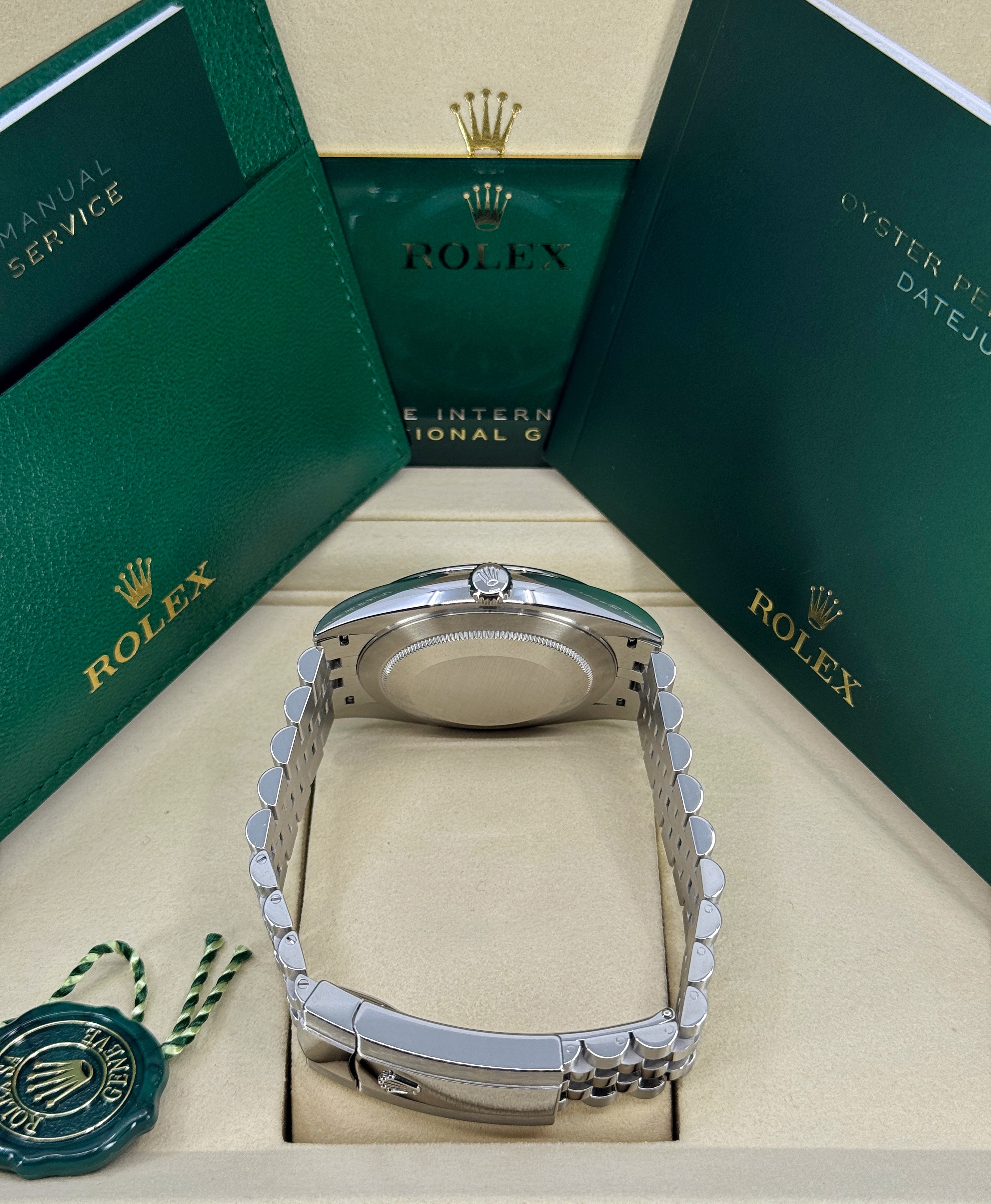 Rolex Datejust 41 126300 Thumbnail 4