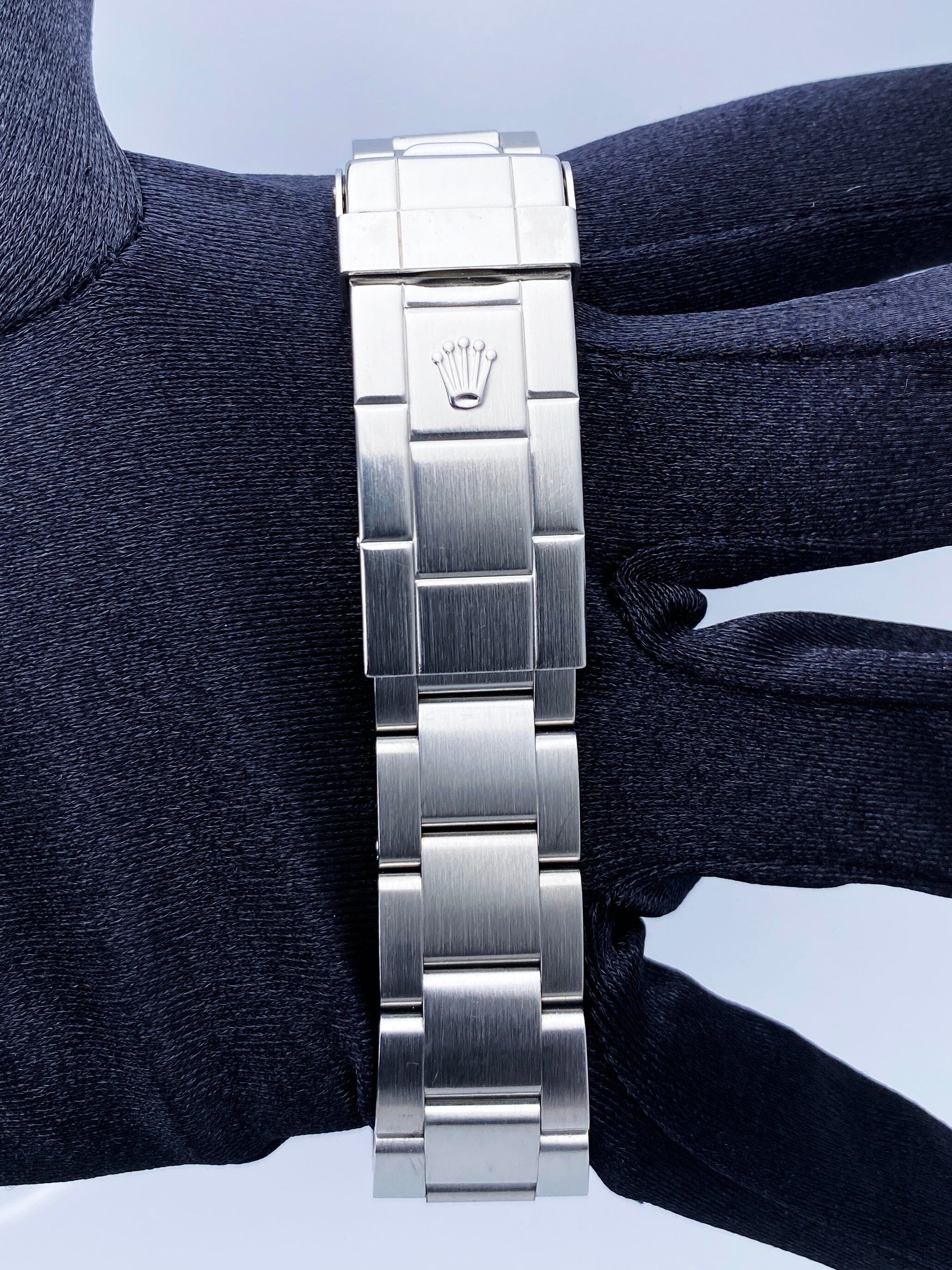 Rolex Submariner 16610 Thumbnail 6