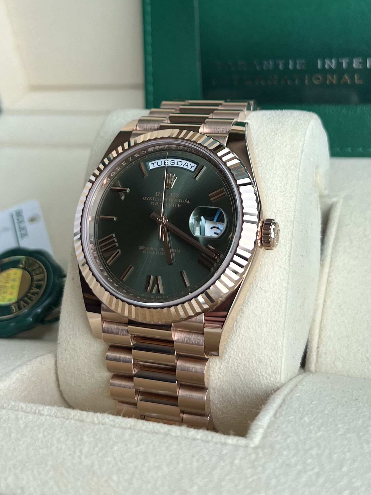 Rolex Day-Date 40 228235 Thumbnail 2