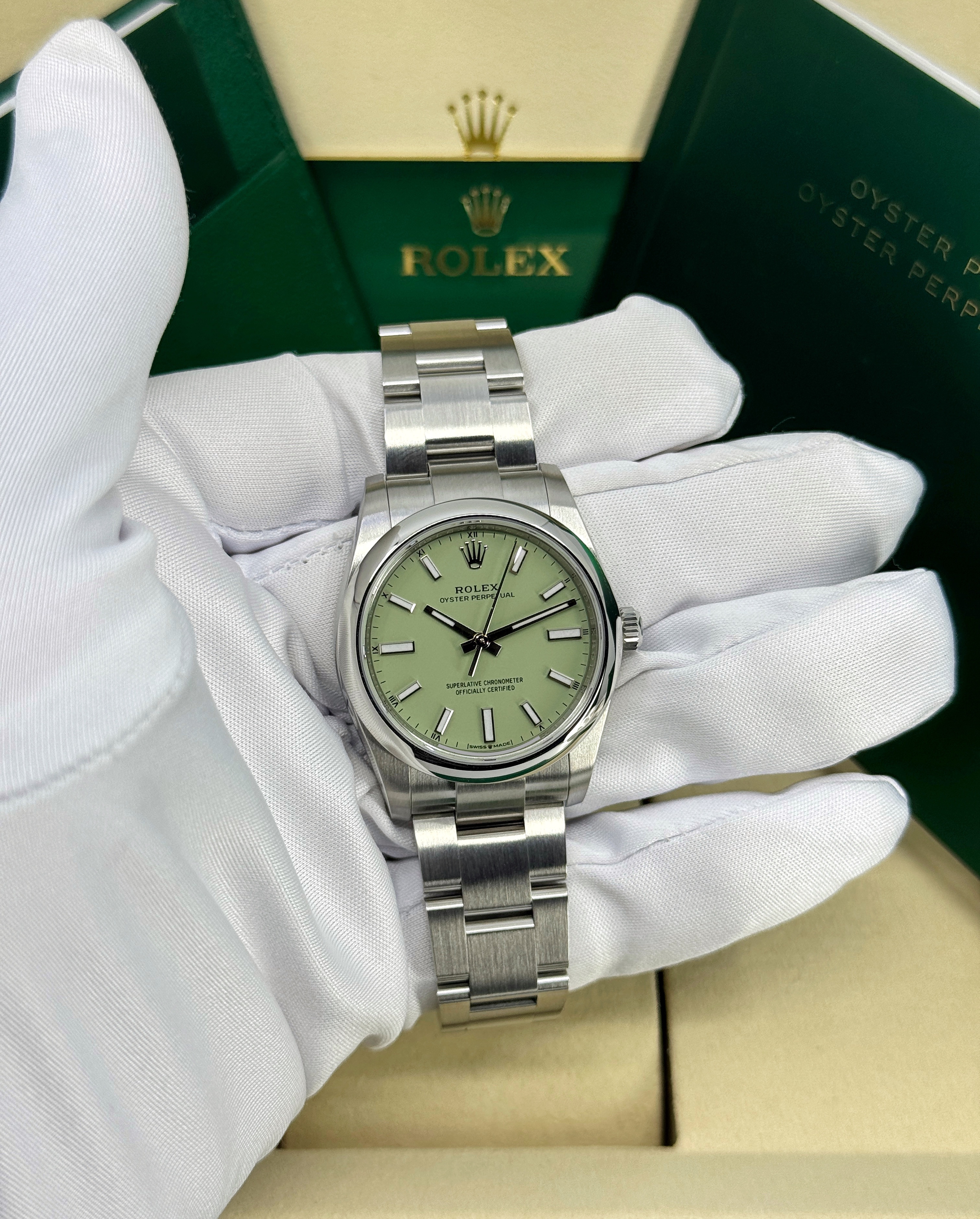 Rolex Oyster Perpetual 124200 Thumbnail 6
