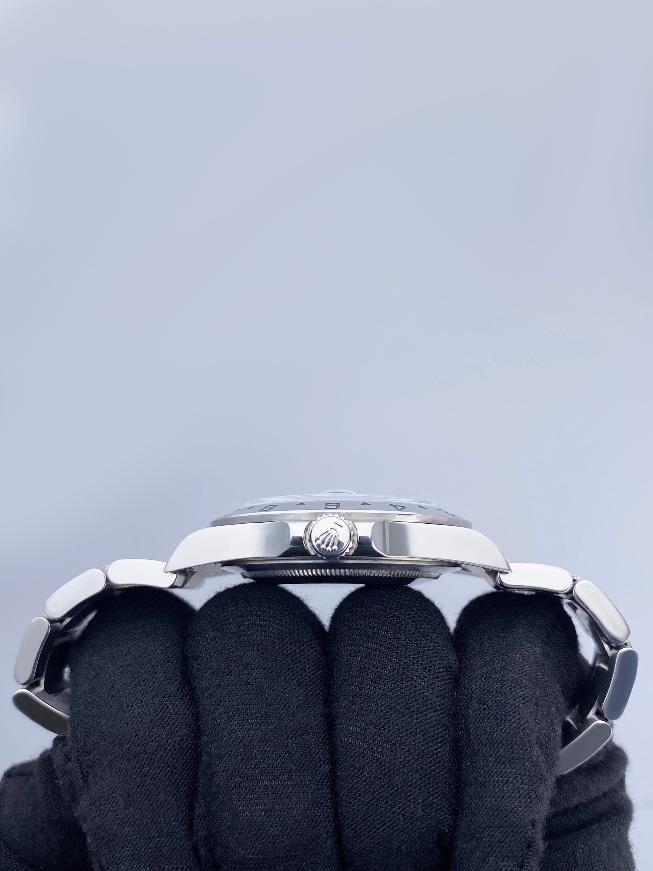 Rolex Explorer II 16570 Thumbnail 4