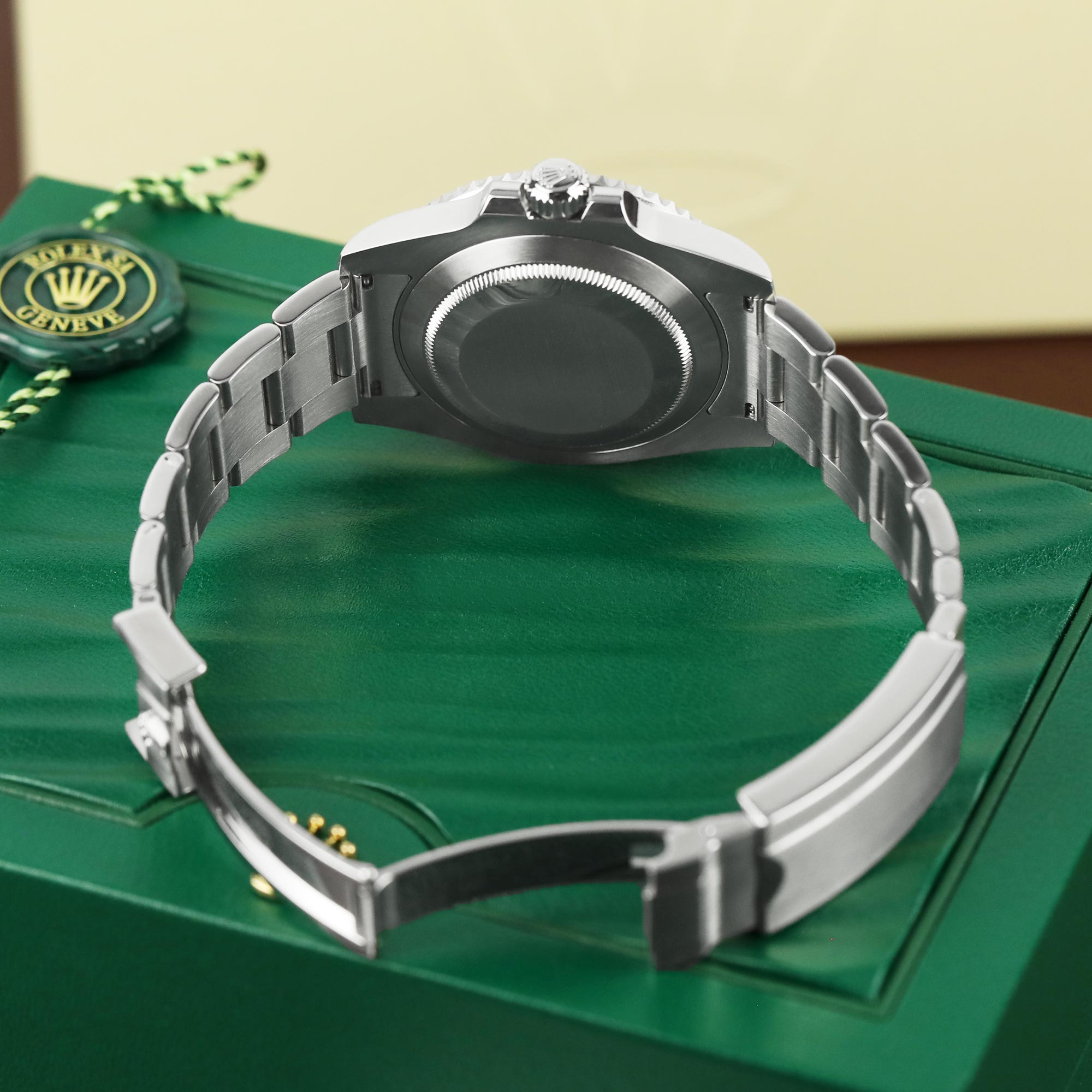 Rolex Submariner Hulk Thumbnail 4