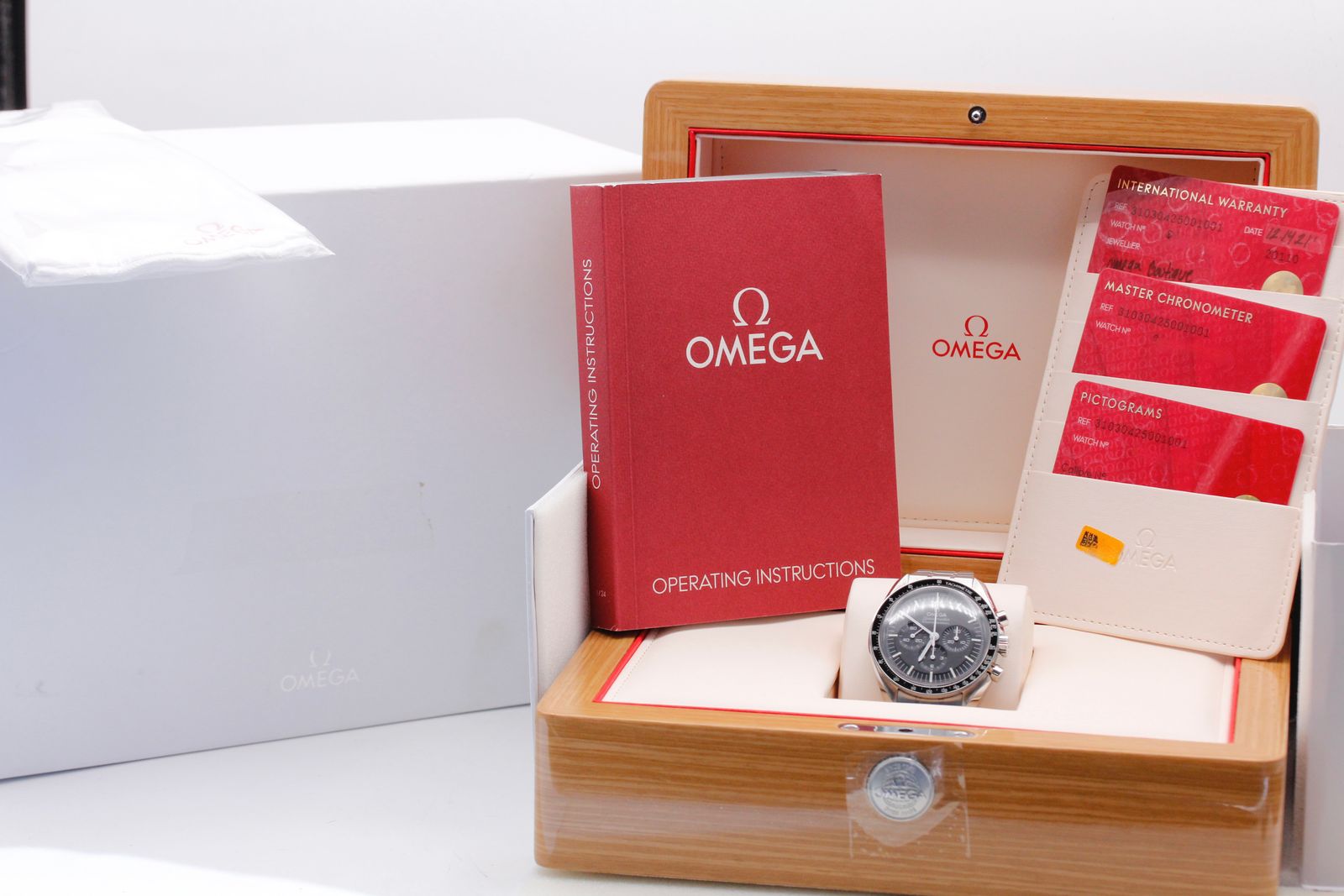 Omega Speedmaster Moonwatch Professional 310.30.42.50.01.001 Thumbnail 5