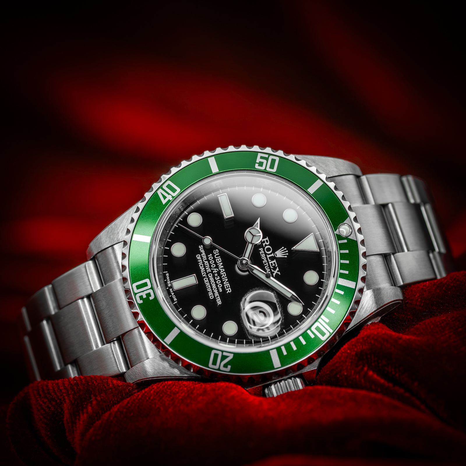 Rolex Submariner Hulk Thumbnail 6