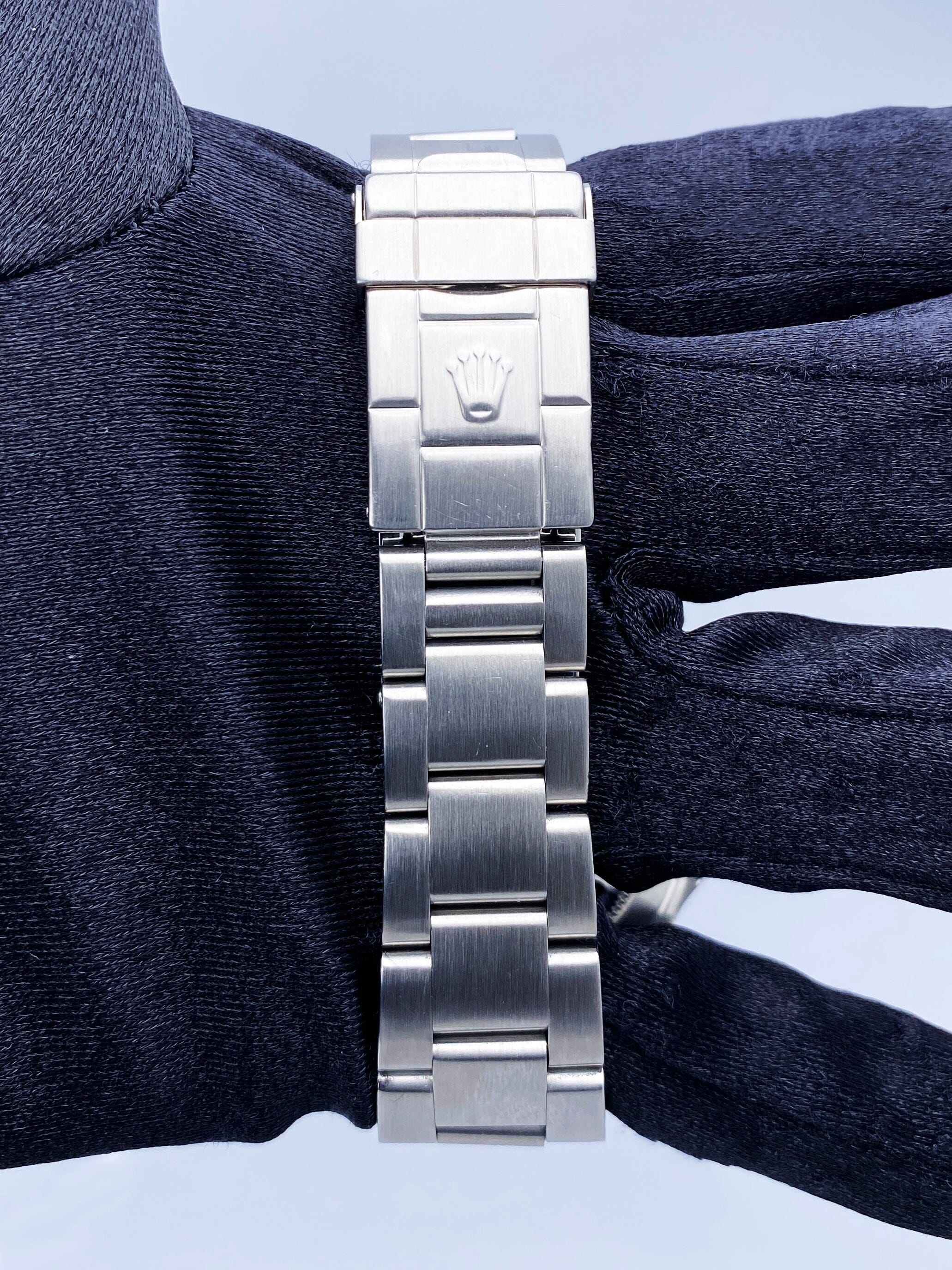 Rolex Explorer II 16570 Thumbnail 6