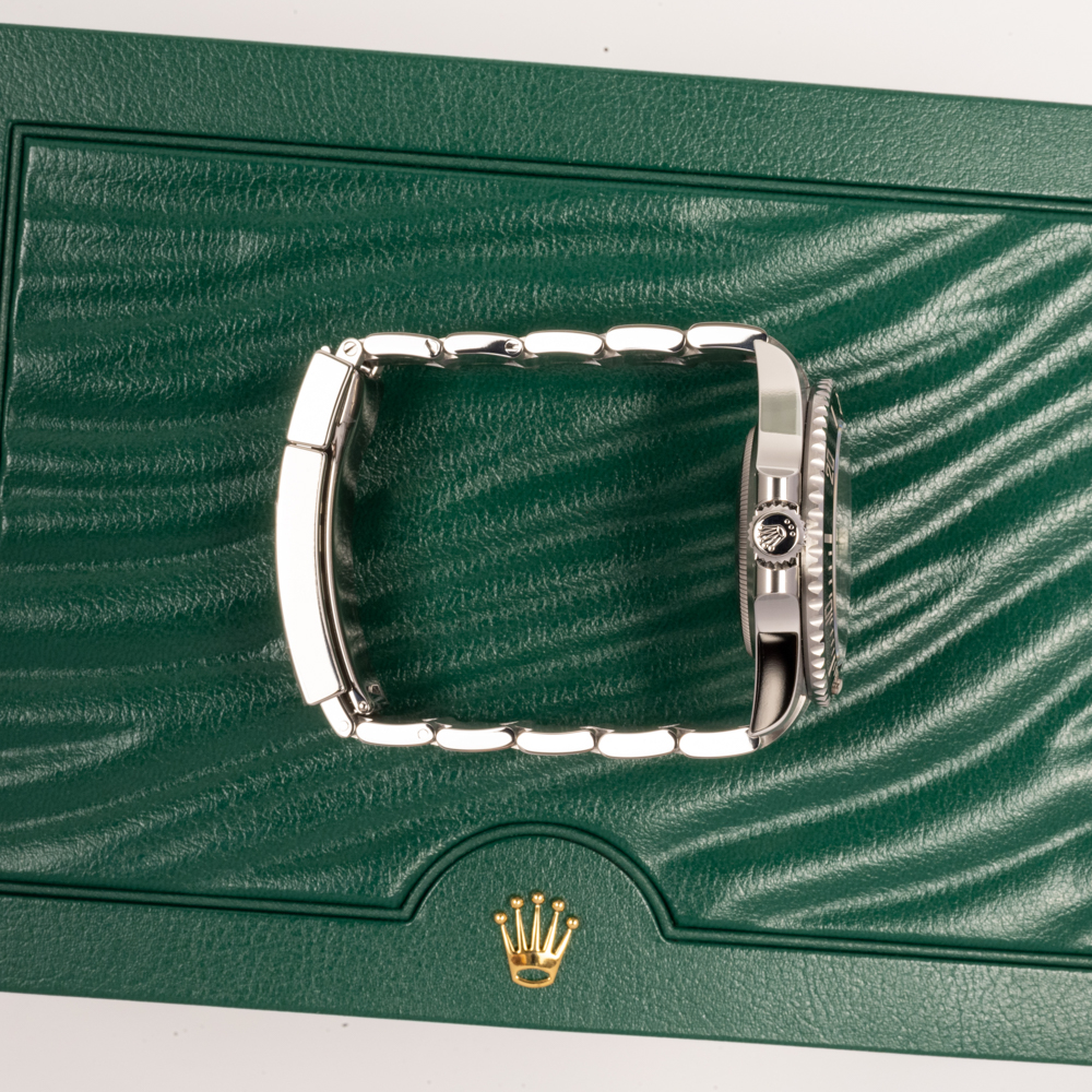 Rolex Submariner 124060 Thumbnail 2