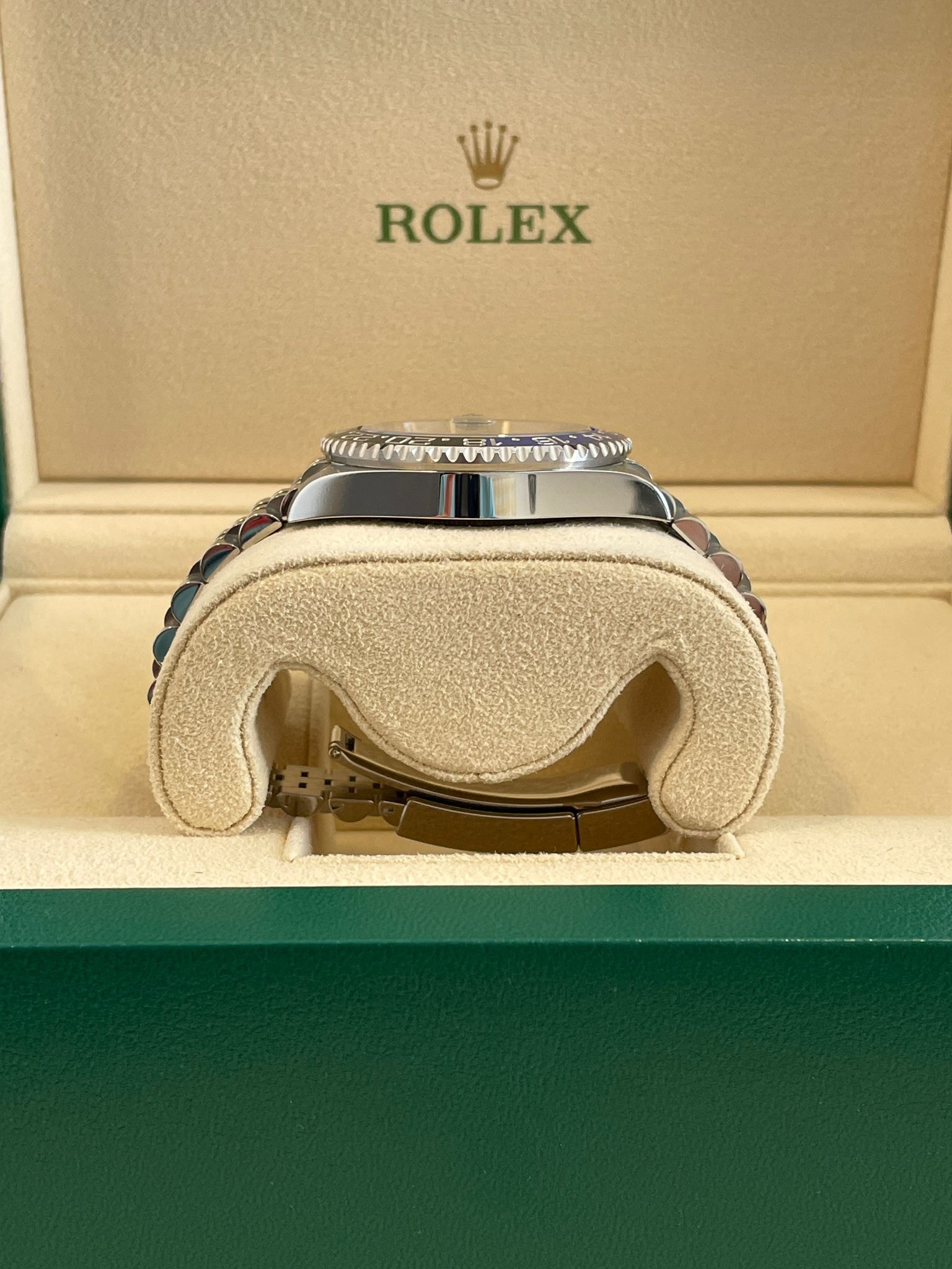 Rolex GMT Master II 116710 BLNR Thumbnail 2