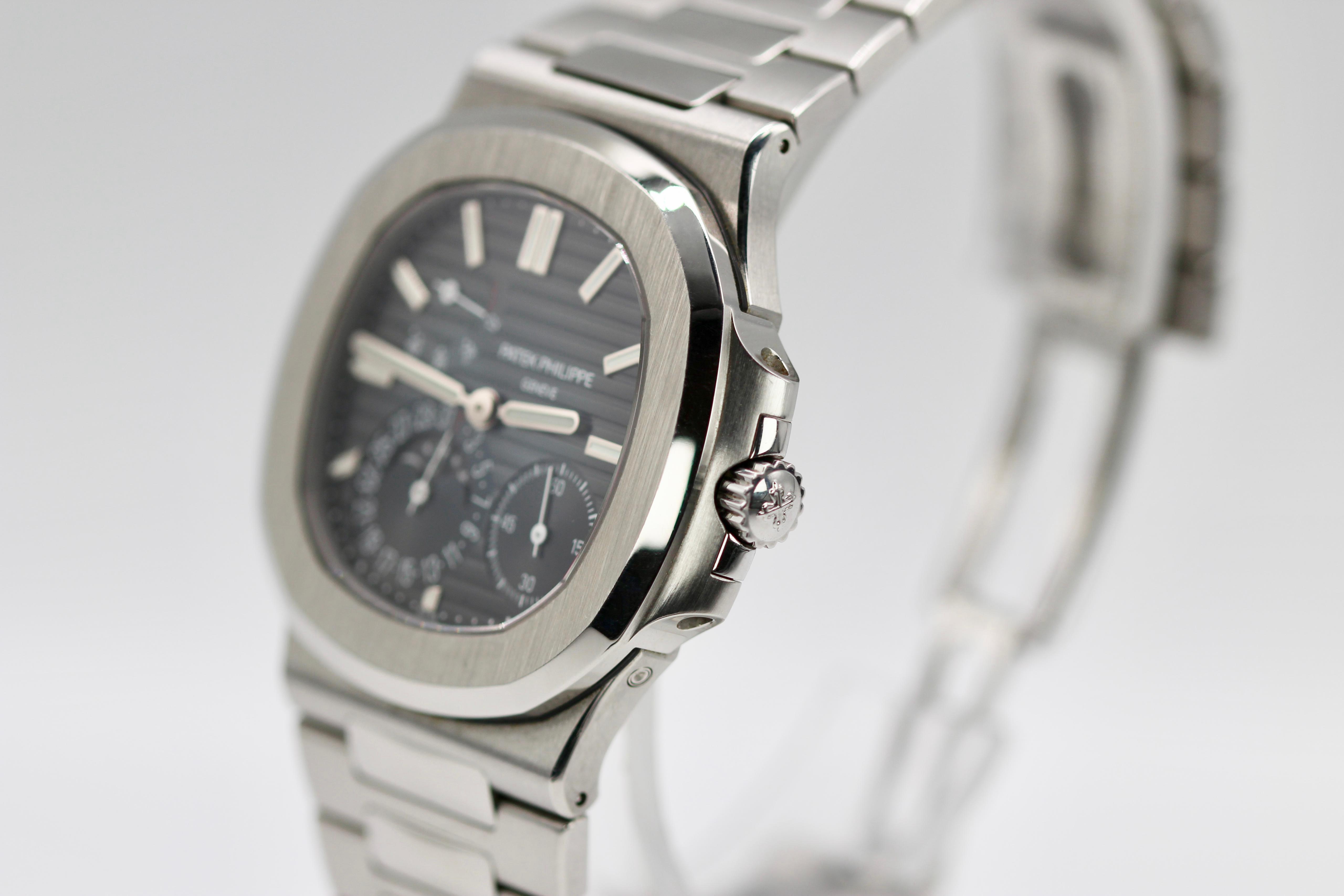 Patek Philippe Nautilus 5712/1A-001 Thumbnail 2