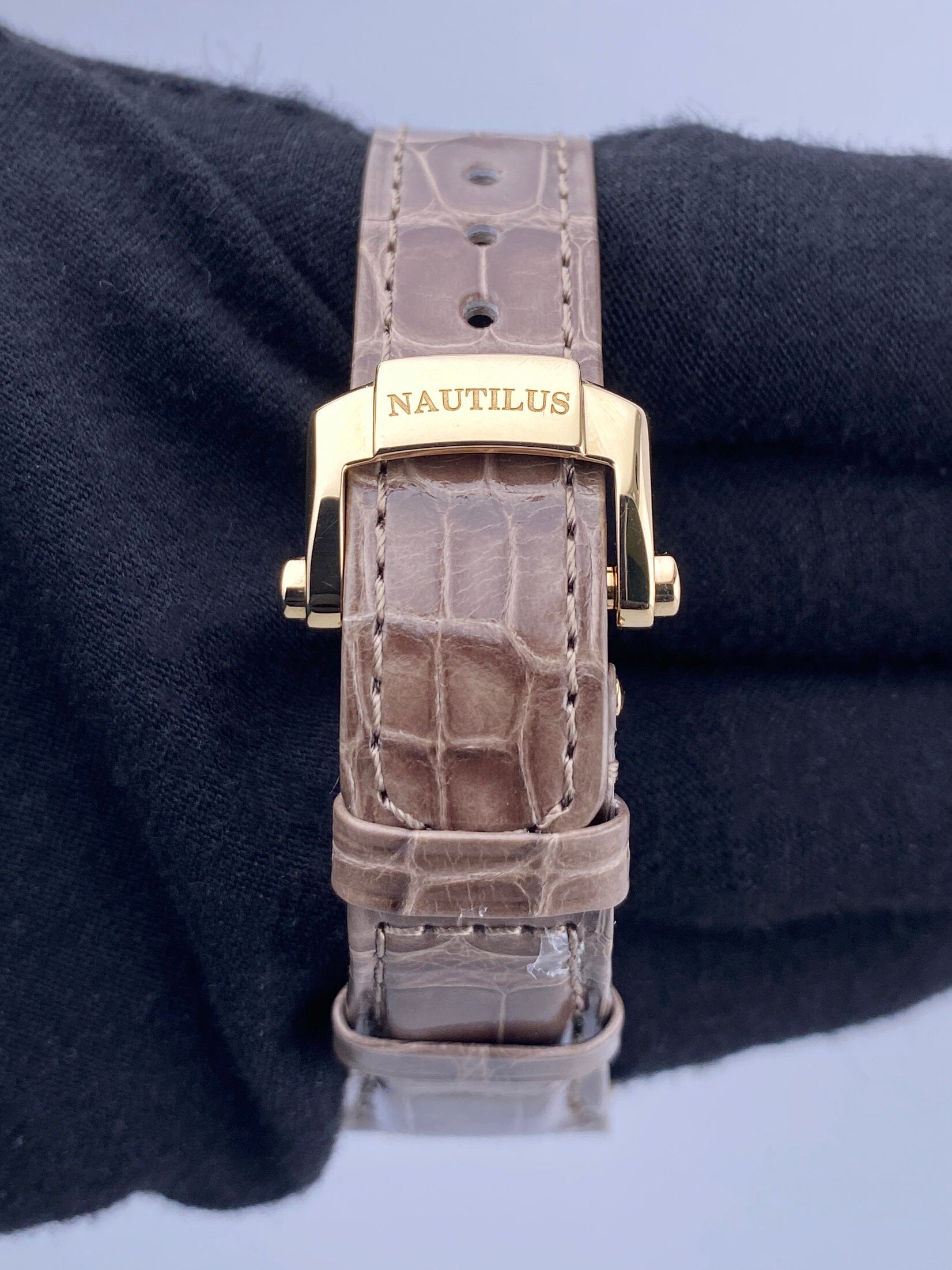 Patek Philippe Nautilus 7010R-010 Thumbnail 6