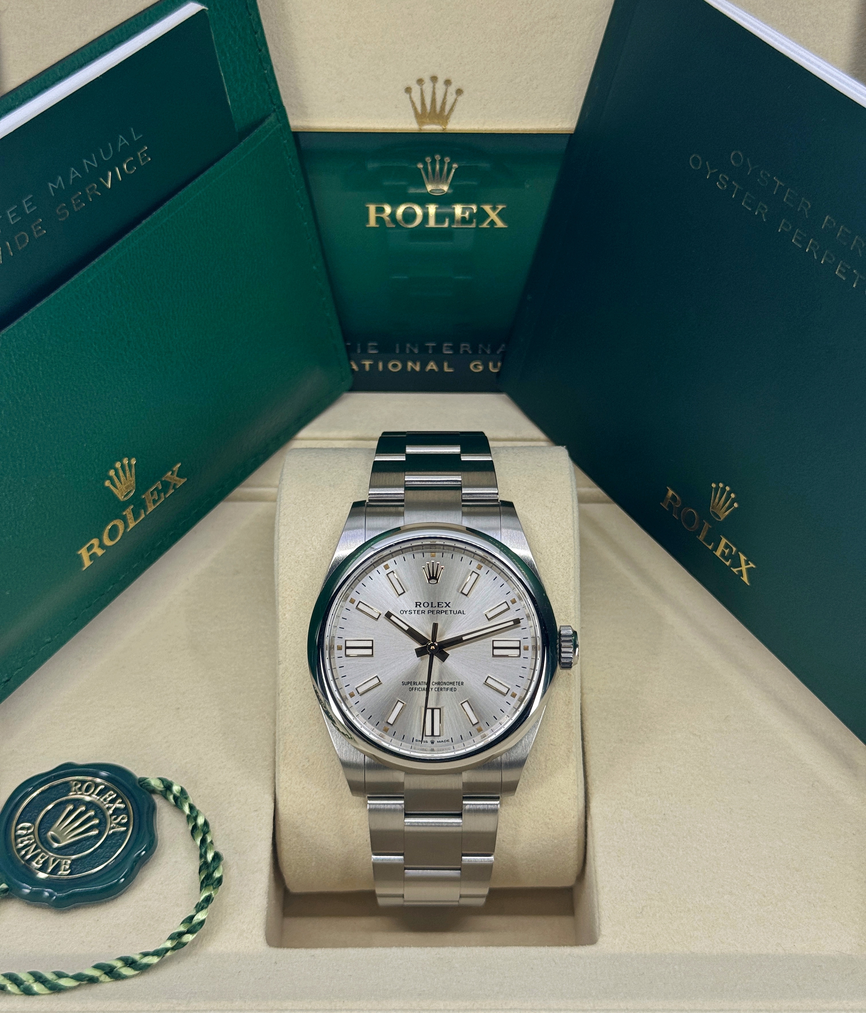 Rolex Oyster Perpetual 41 134300 Thumbnail 7