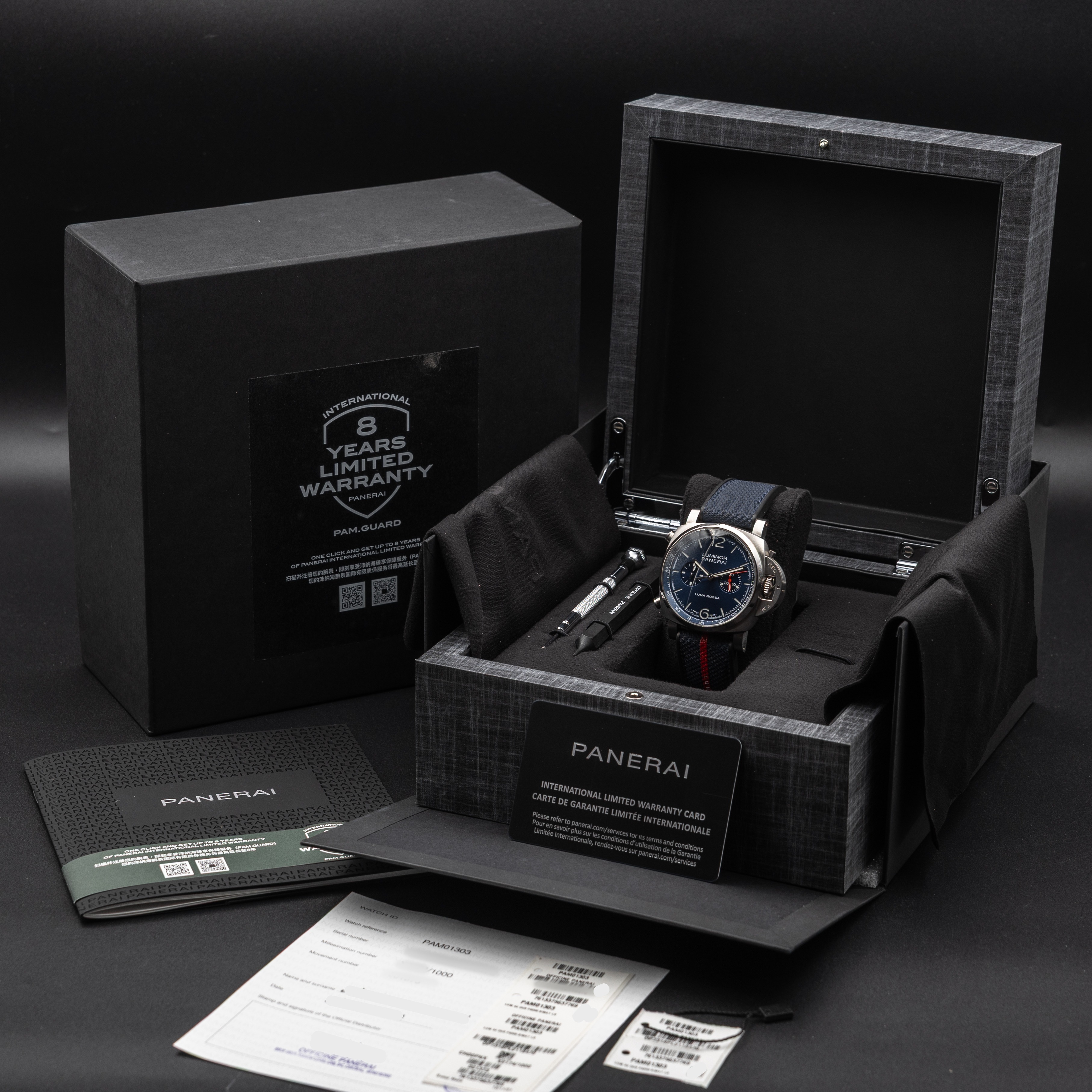 Panerai Luminor Luna Rossa PAM01303 Thumbnail 5