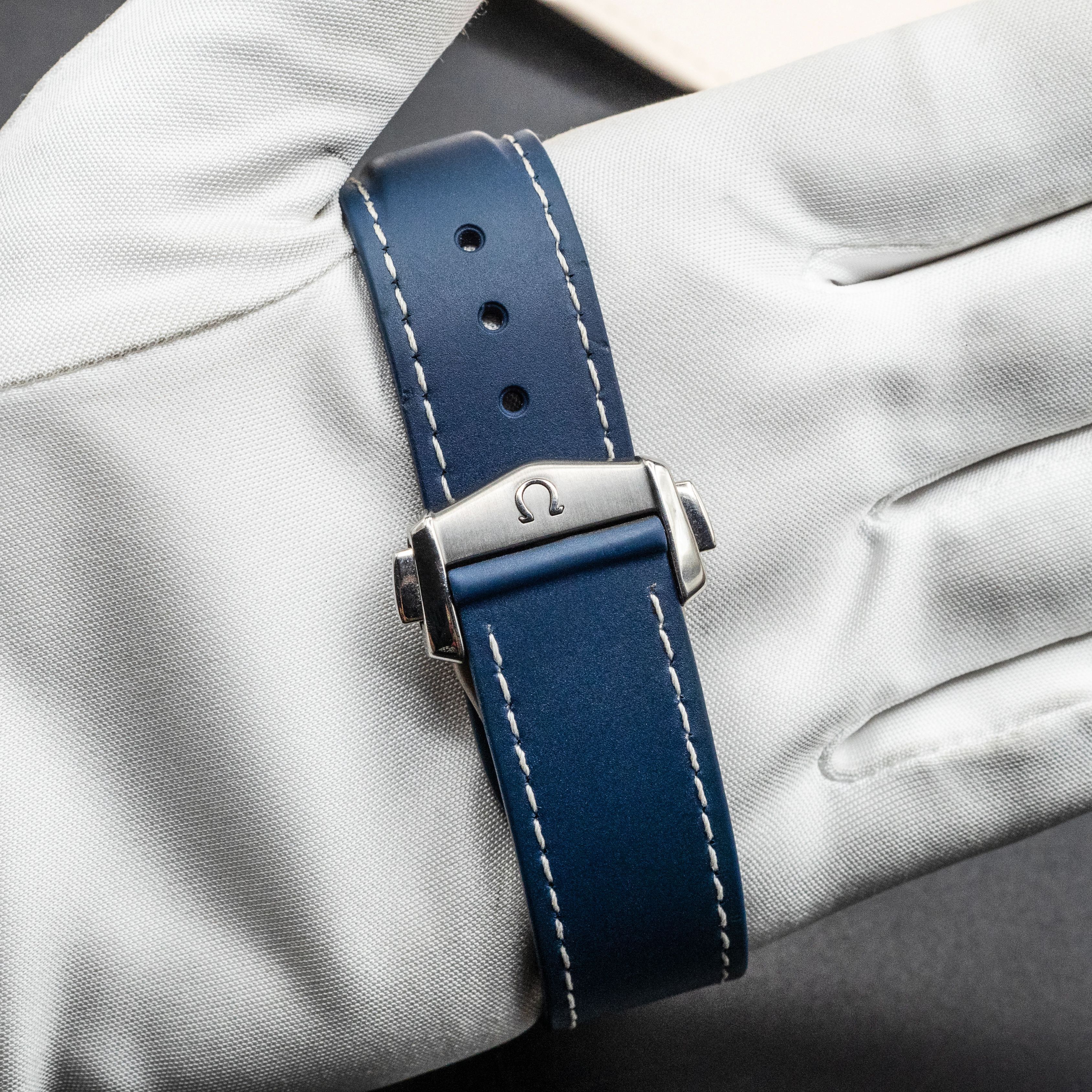 Omega Planet Ocean 232.92.42.21.03.001 Thumbnail 3