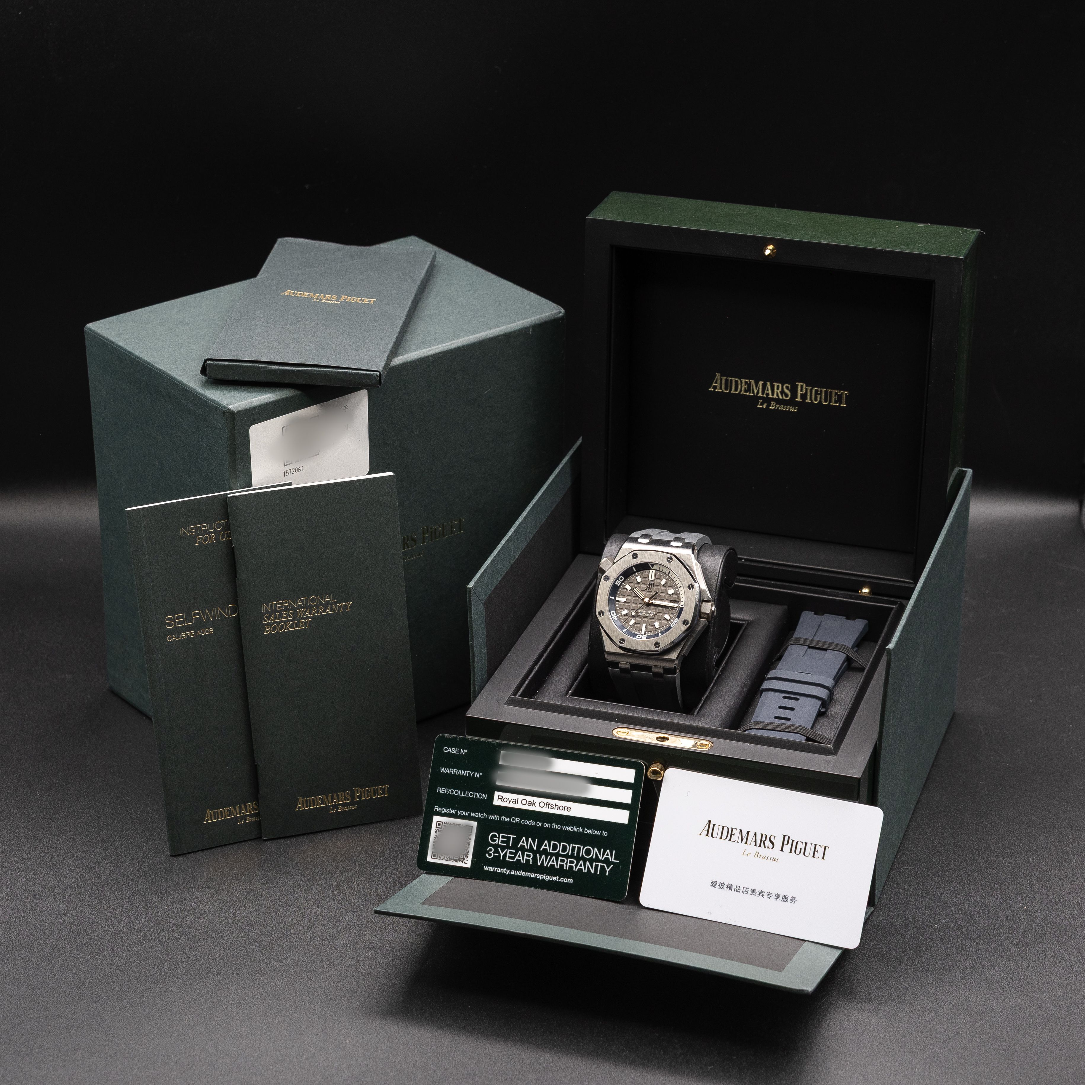 Audemars Piguet Royal Oak Offshore 15720ST.OO.A009CA.01 Thumbnail 7