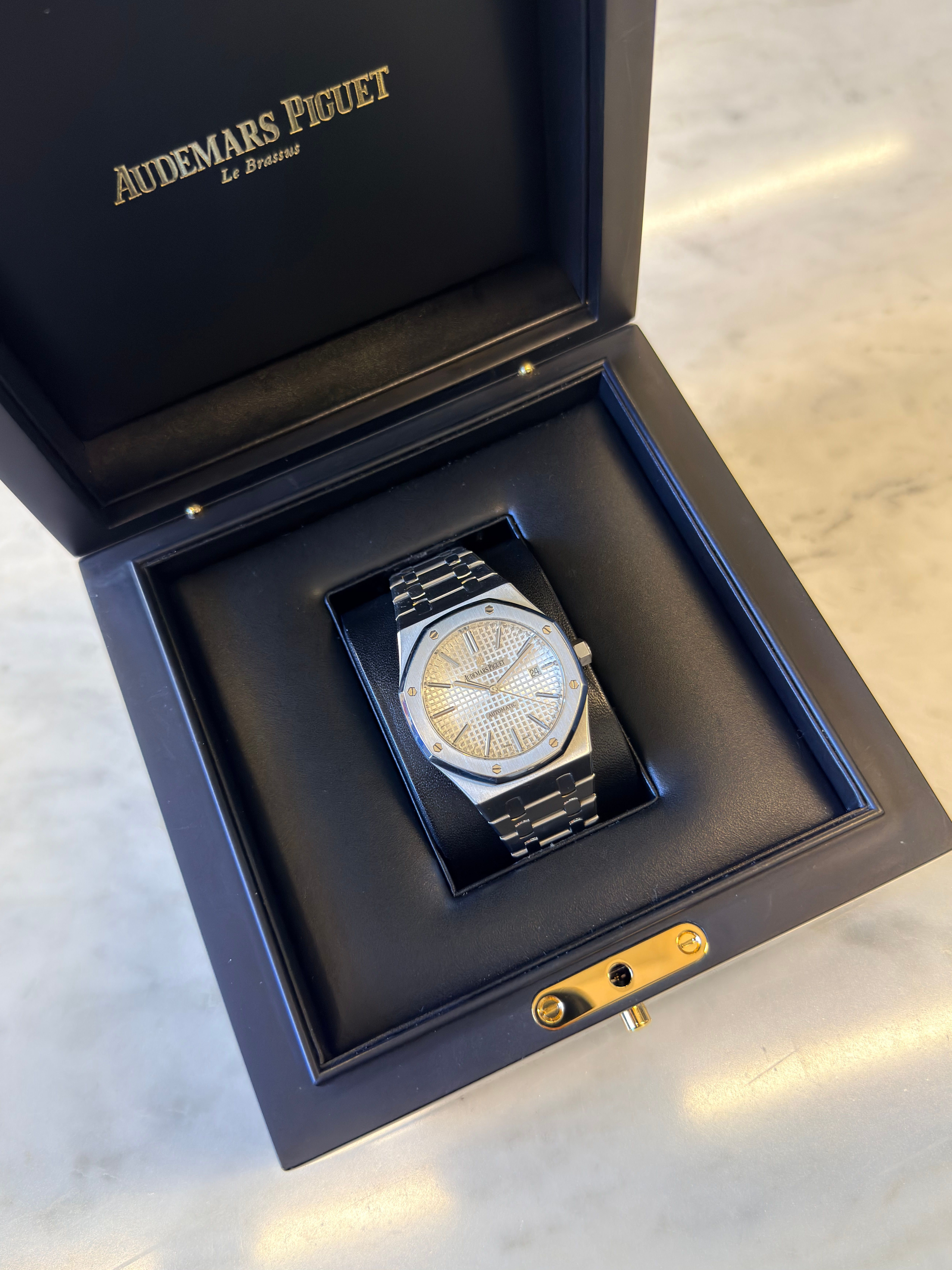 Audemars Piguet Royal Oak 15400ST.OO.1220ST.02 Thumbnail 3