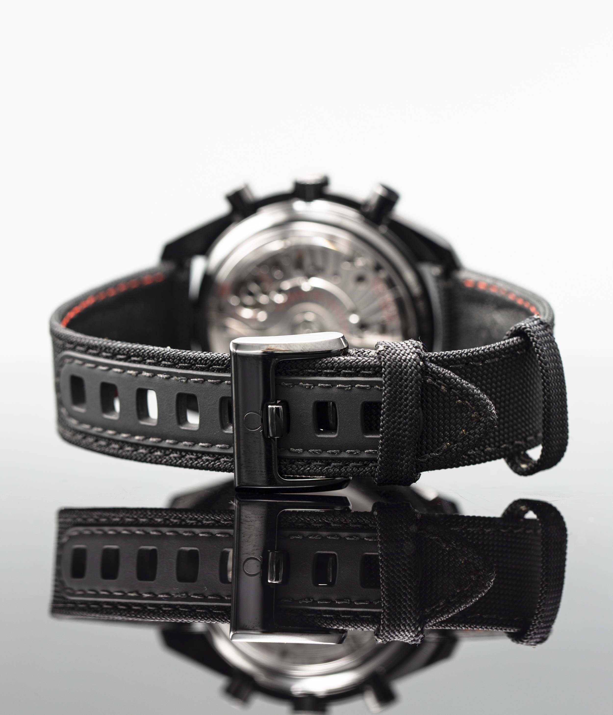 Omega Speedmaster Dark Side of the Moon 311.92.44.51.01.003 Thumbnail 3