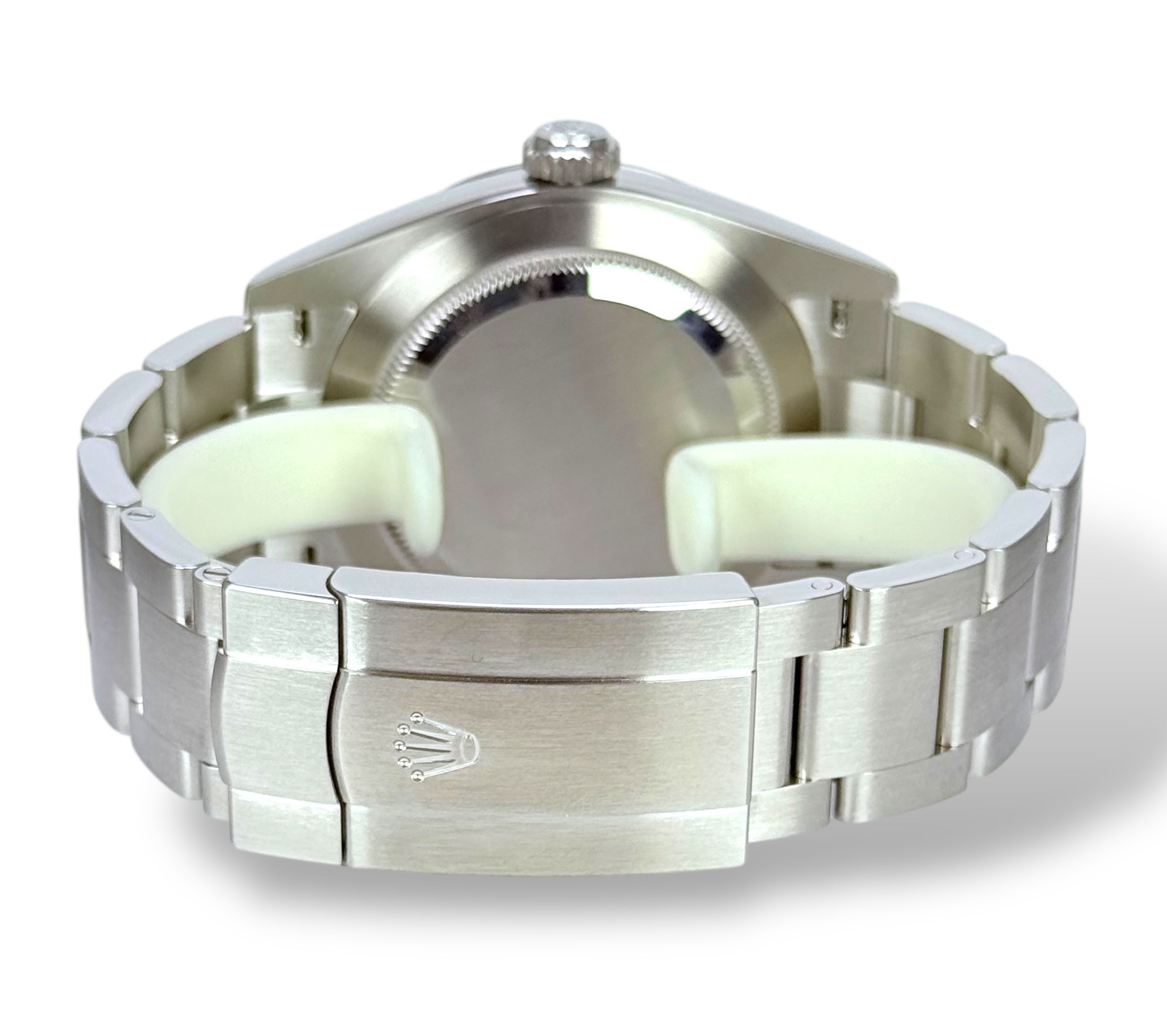 Rolex Oyster Perpetual 41 134300 Thumbnail 4