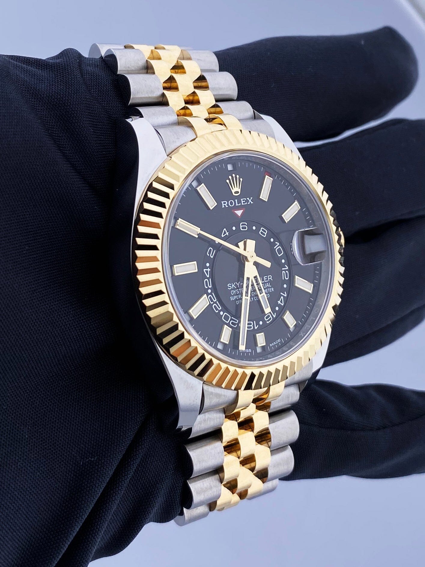 Rolex Sky-Dweller 326933 Thumbnail 3