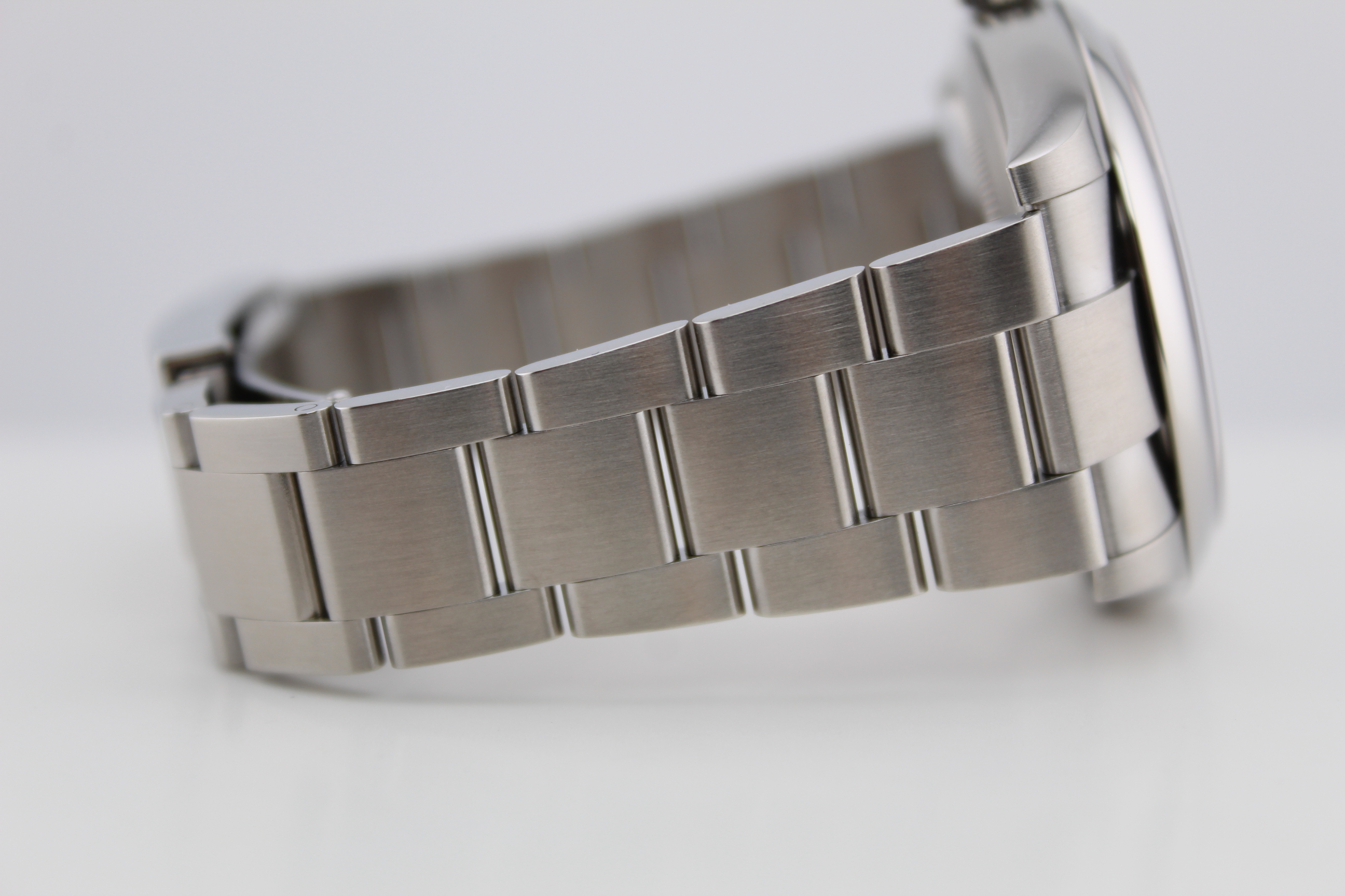 Rolex Oyster Perpetual 124300 Thumbnail 3