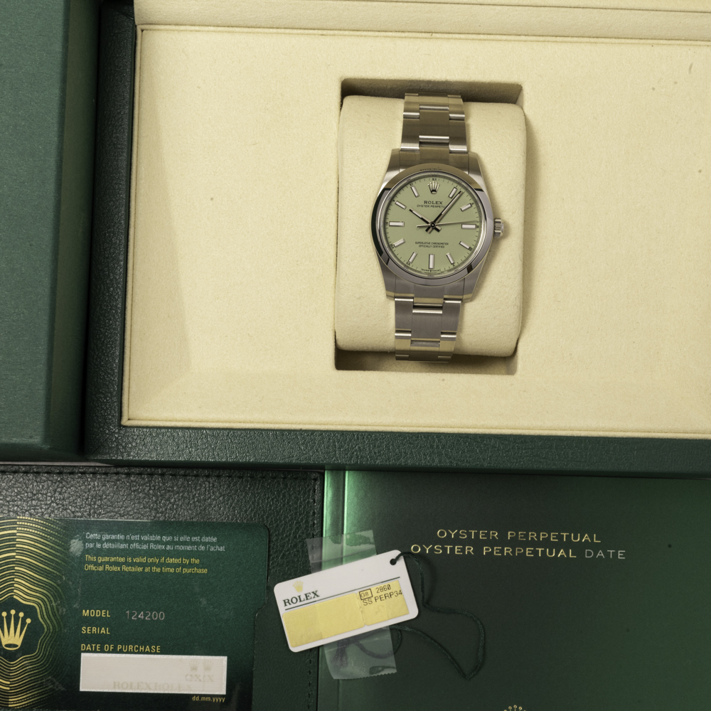 Rolex Oyster Perpetual 124200 Thumbnail 5